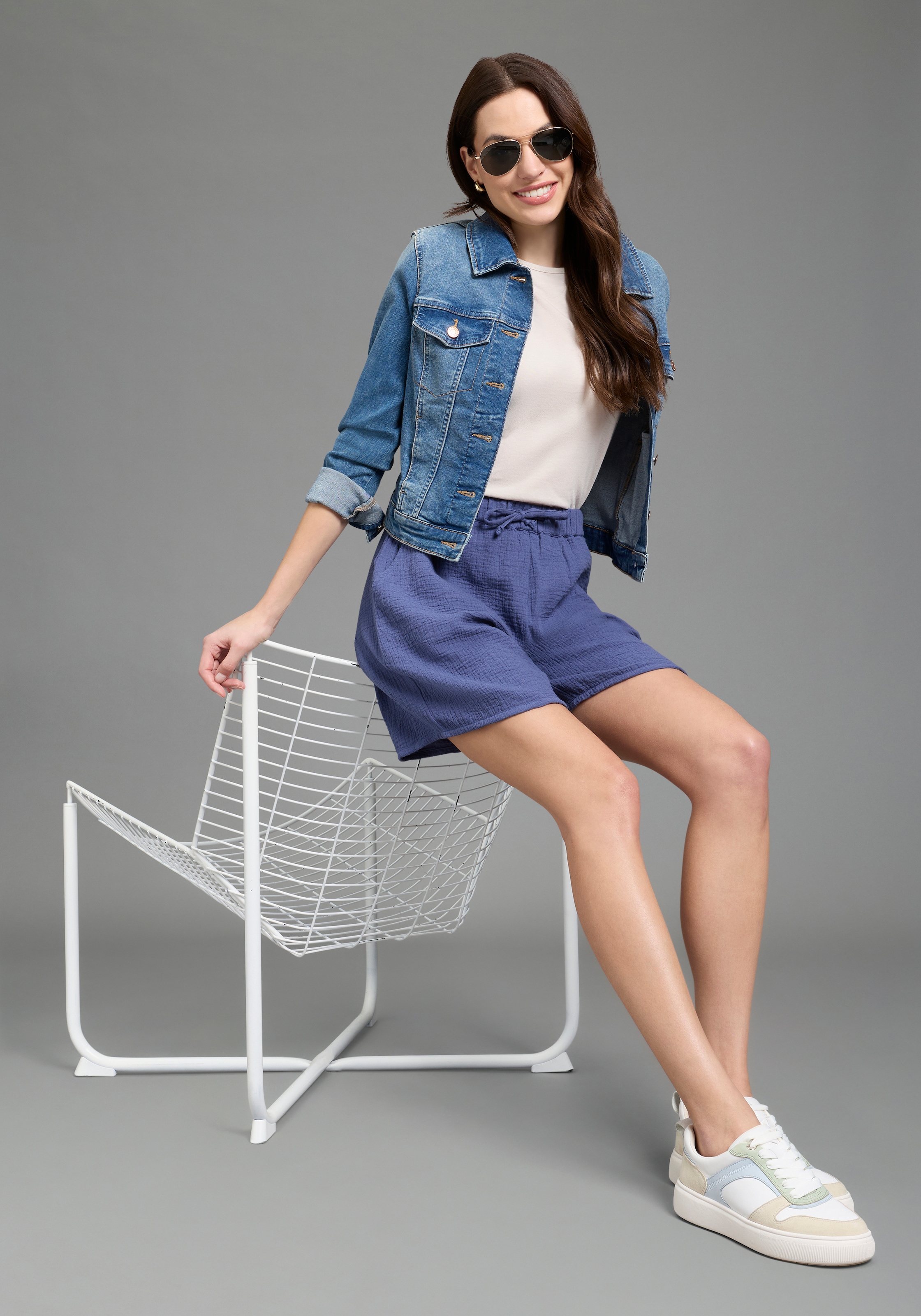 Laura Scott Shorts  feminine Stoffhose, aus Baumwolle, leichtes Webmaterial, unifarben