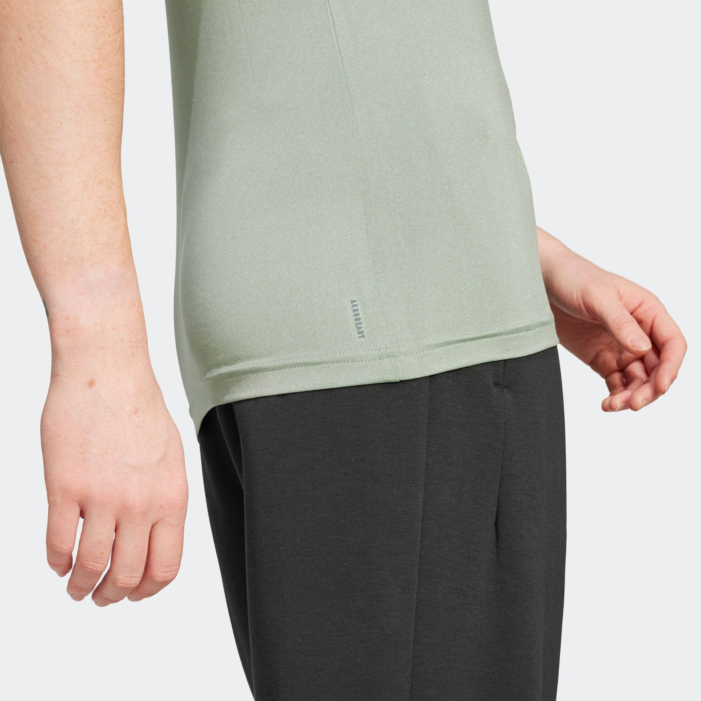 adidas Performance T-Shirt »TR-ES MIN T«, Trainingsshirt, feuchtigkeitsabsorbierend mit V Ausschnitt