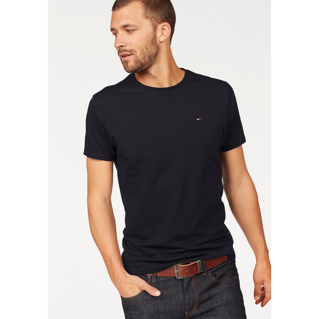 Tommy Jeans T-Shirt »TJM ESSENTIAL SOLID TEE«, Regular Fit mit Rundhalsausschnitt und dezenter Logo-Flag
