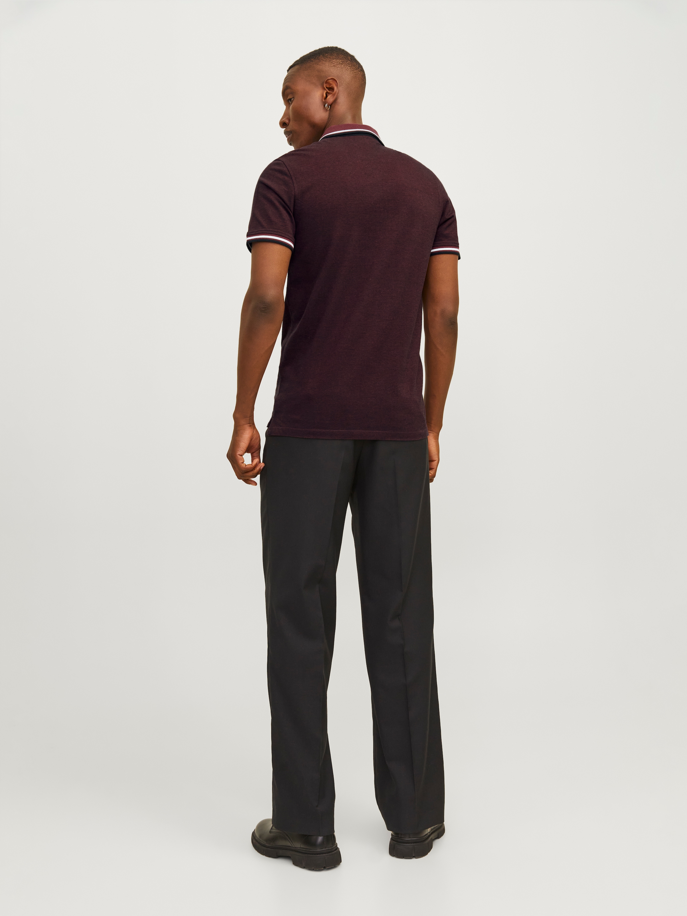 Jack & Jones Poloshirt »JJEPAULOS  Poloshirt mit klassischem Kragen und figurbetonter Form« Logostickerei, modisch, schmal, Baumwolle, Polokragen