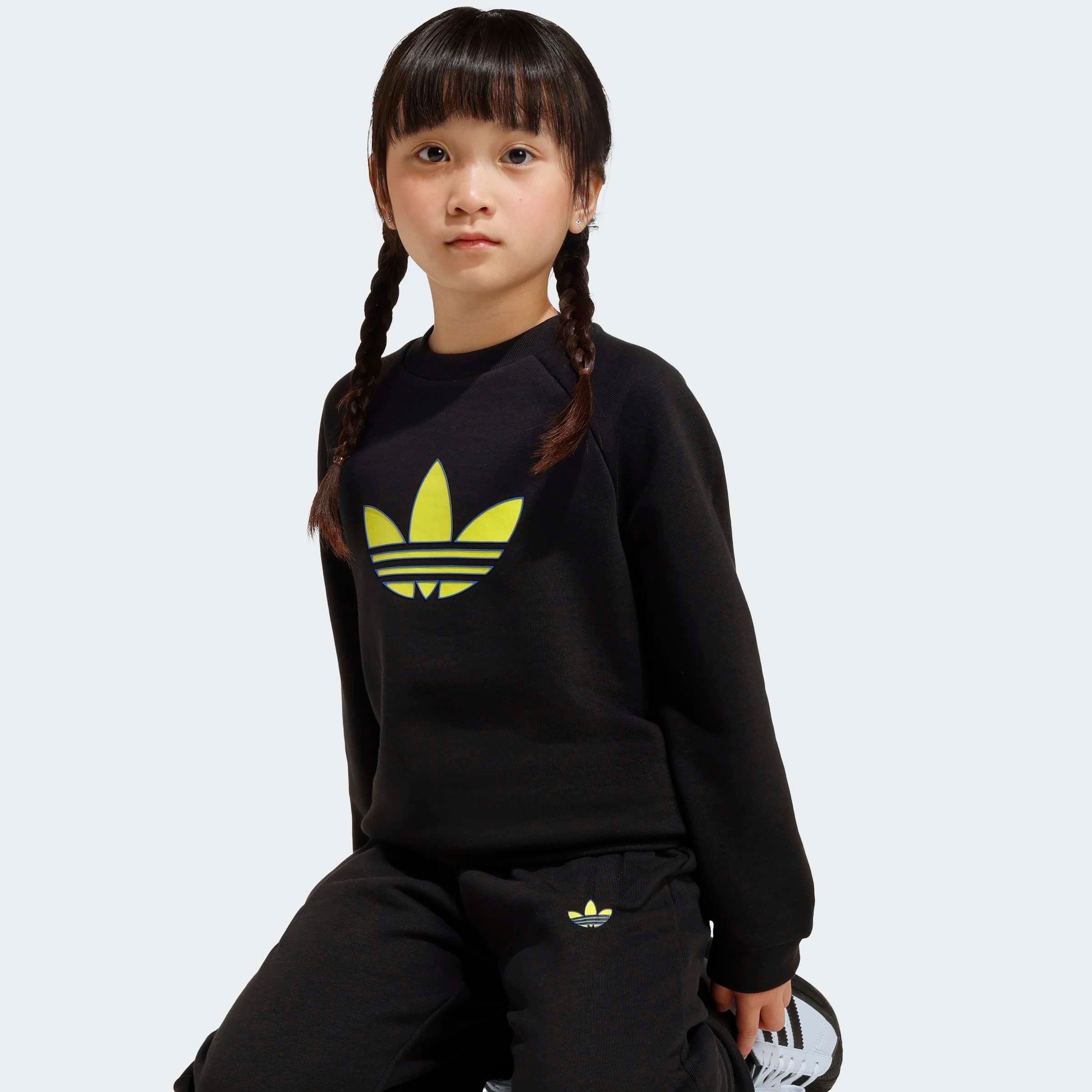 adidas Originals Trainingsanzug »TREFOIL SET MIT RUNDHALSAUSSCHNITT, LOCKER GESCHNITTEN« 2 tlg.