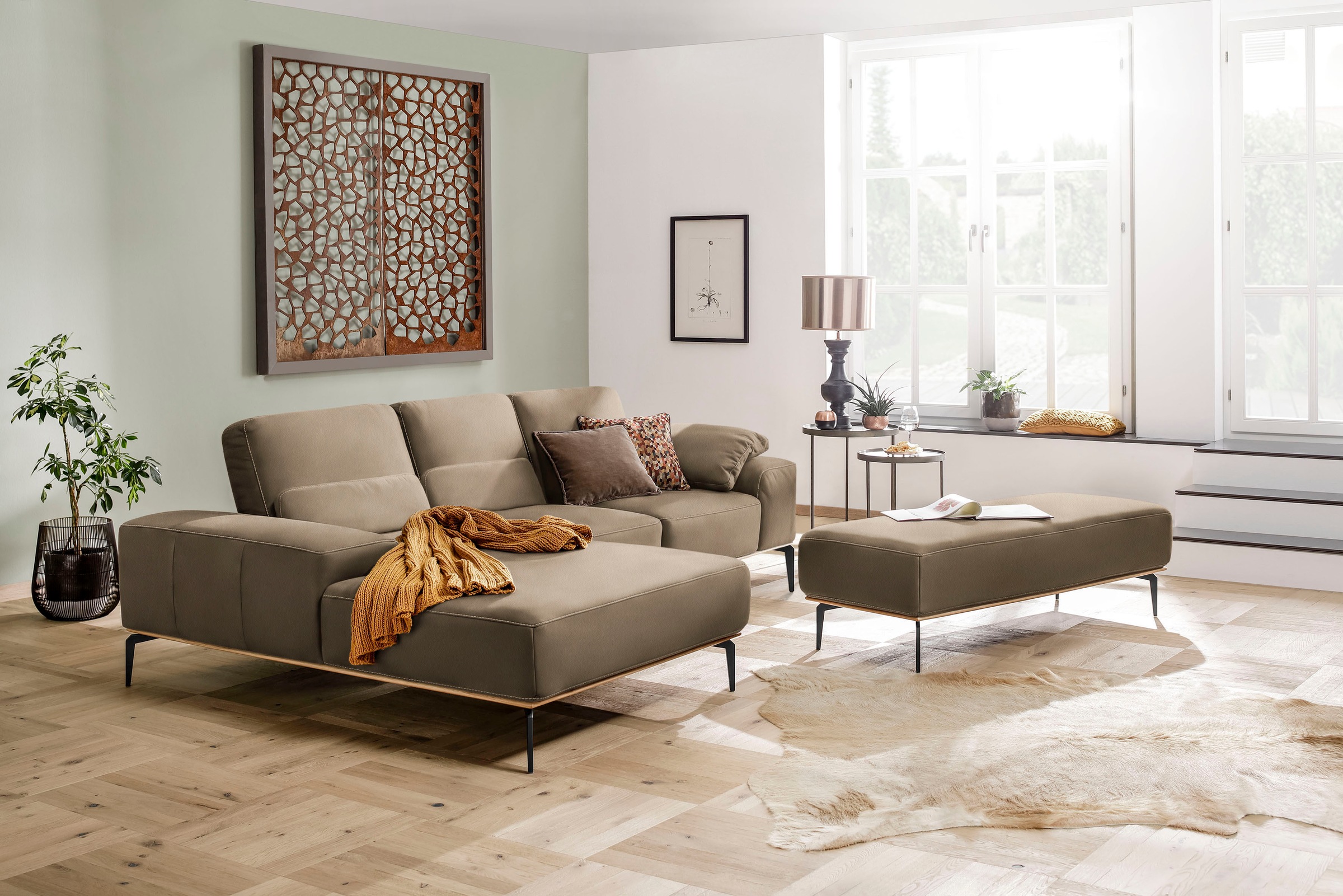 W.SCHILLIG Ecksofa »run, Designsofa mit tollem Sitzkomfort, bequem, L-Form«, mit Holzsockel, Füße in Schwarz pulverbeschichtet, Breite 279 cm
