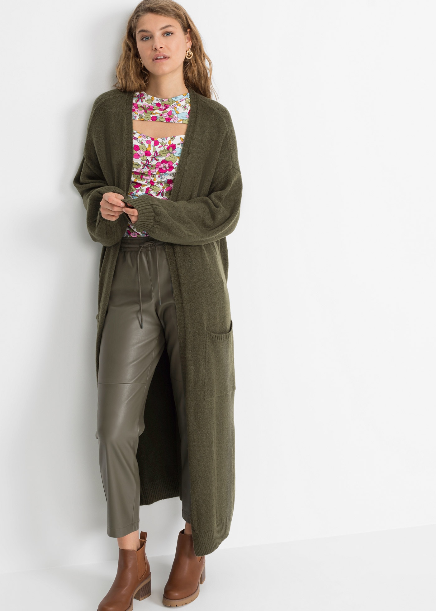 bonprix Strickjacke »Oversize-Strickjacke in Midilänge« weite Passform, Midilänge, aus Polyacryl, Polyester und Elasthan