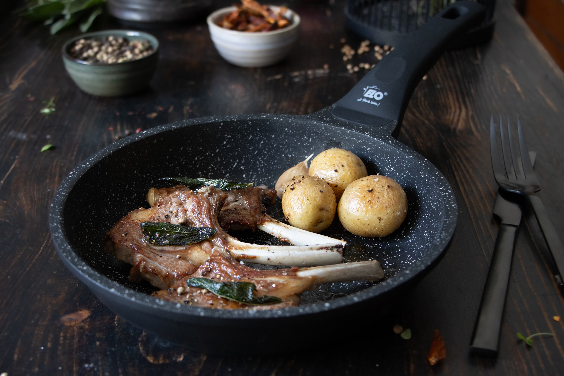 Elo Bratpfanne »Siloncast« Aluminiumguss 1 Stk. tlg. hochwertige Antihaftversiegelung, Softtouch-Stil, induktionsgeeignet