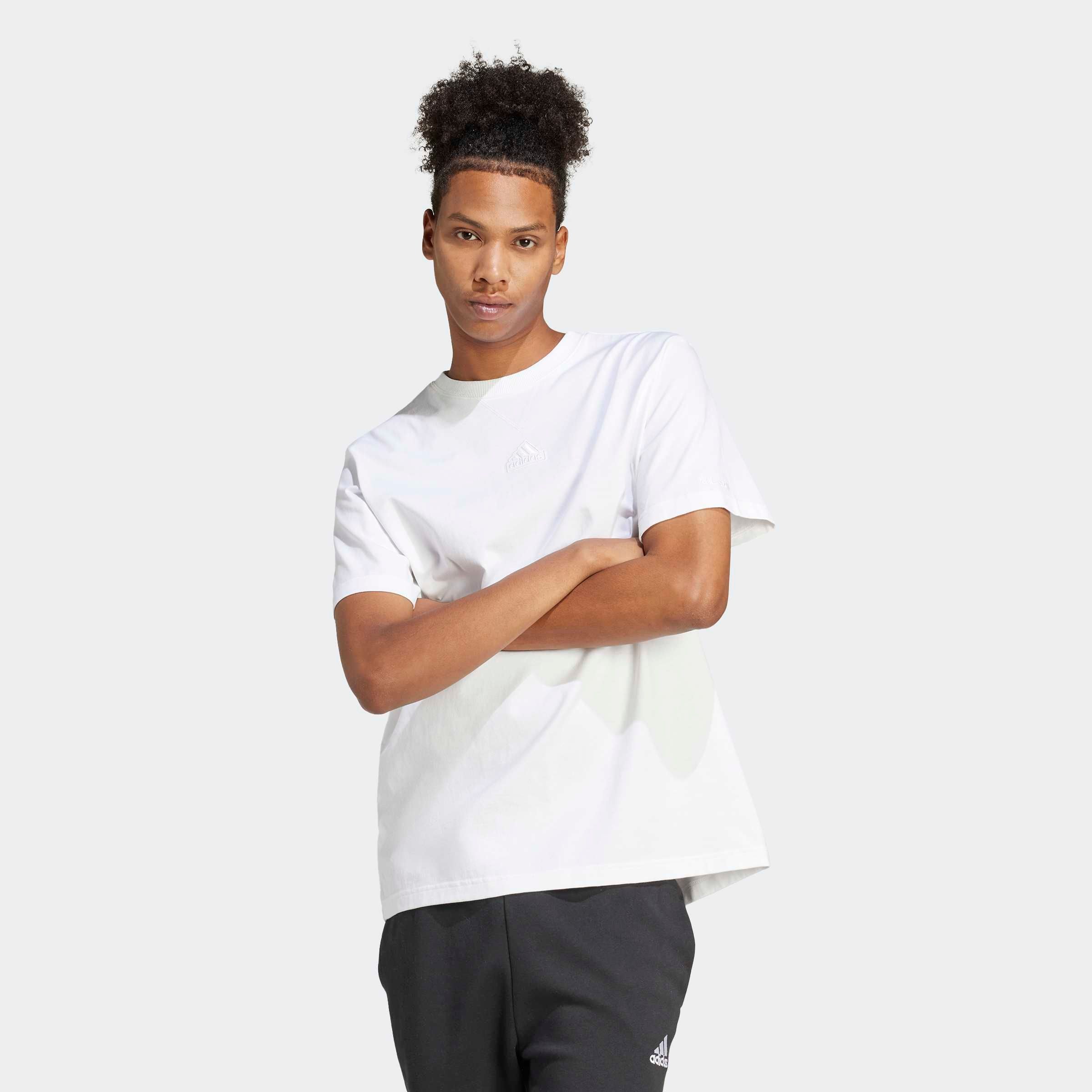adidas Sportswear T-Shirt »M ALL SZN G T«, Grafik als Schaumprint auf der Rückseite