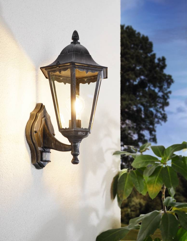 EGLO Außen-Wandleuchte »NAVEDO Wandlampe, Außenbeleuchtung, schwarz, silber-patina, klassisch« E27 1 Stk. Eckmontage möglich, Erfassungswinkel 110° / 7m, IP44, 42,5x28,5x20cm