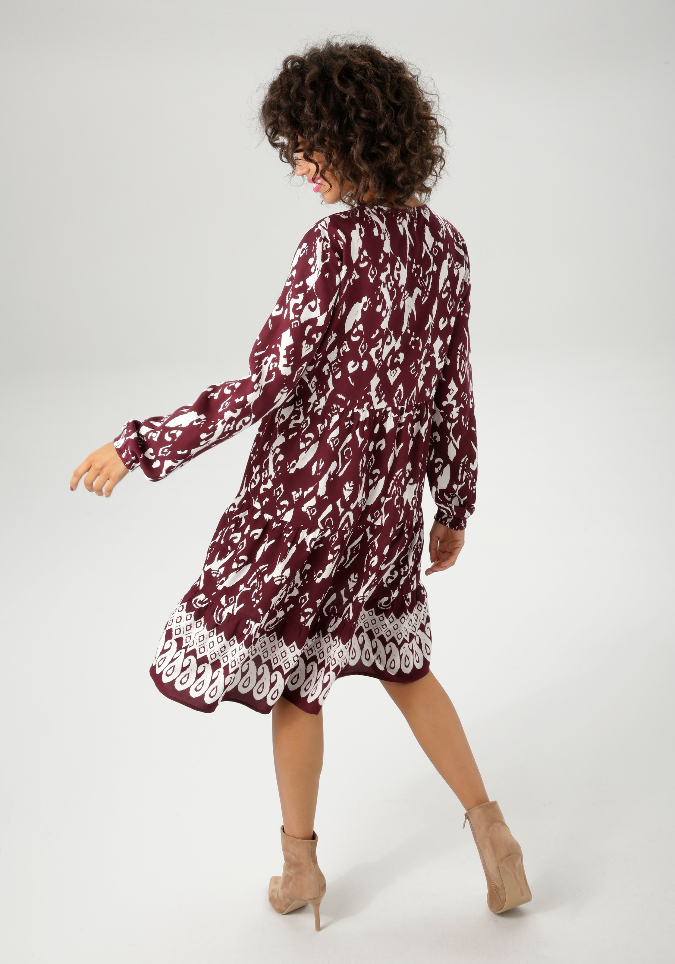 Aniston CASUAL Tunikakleid mit kunstvollem Druck und Bordüre am Saum - NEUE KOLLEKTION