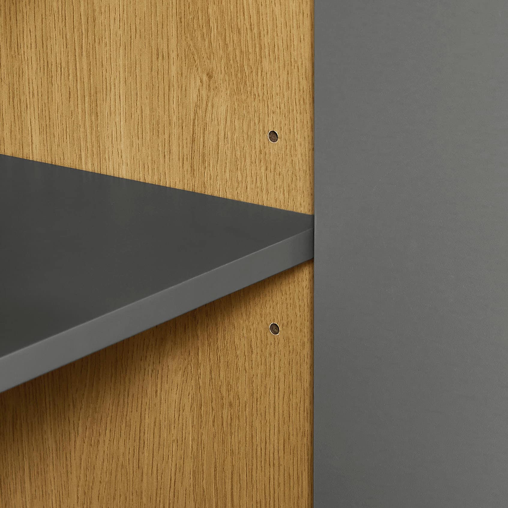 Leonique Sideboard »Avril« Korpus aus Melamin & MDF, ABS-Kunststoff Kanten, Soft-Close-Funktion