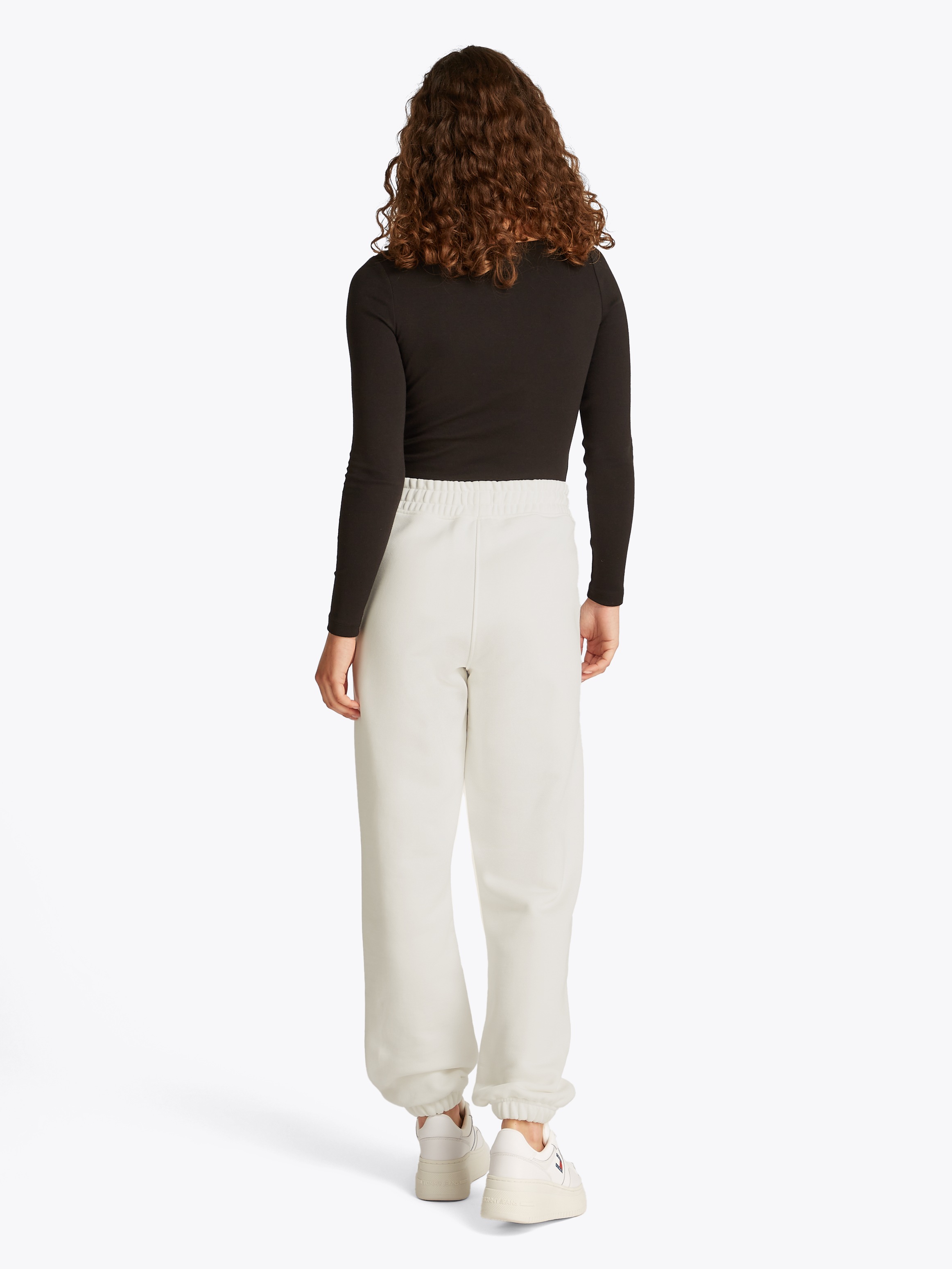 Tommy Jeans Jogginghose »TJW BADGE JOGGER«, mit Logostickerei