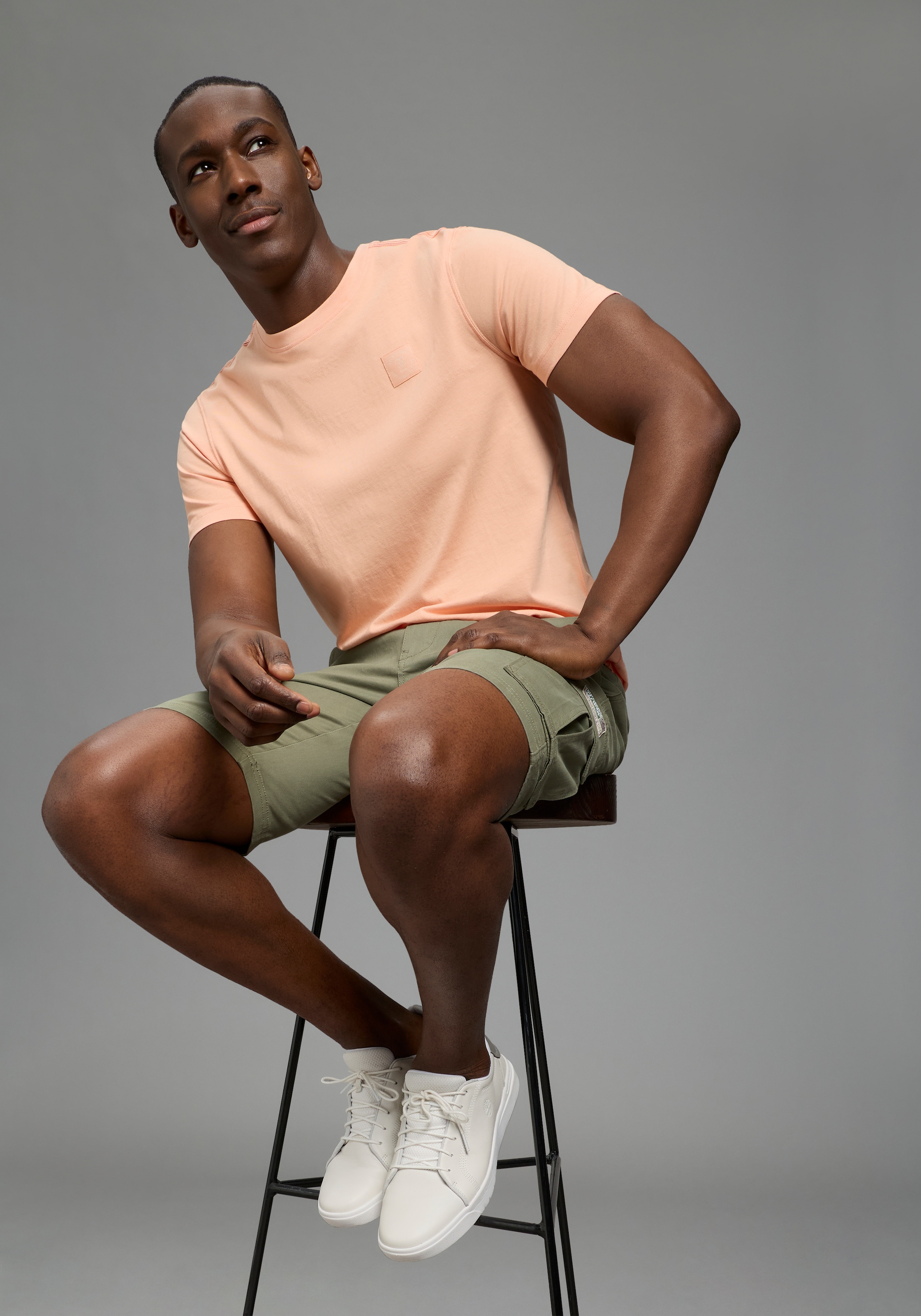 DELMAO Rundhalsshirt Kurzarm,  Regular Fit,  basic,  aus 100% Baumwolle