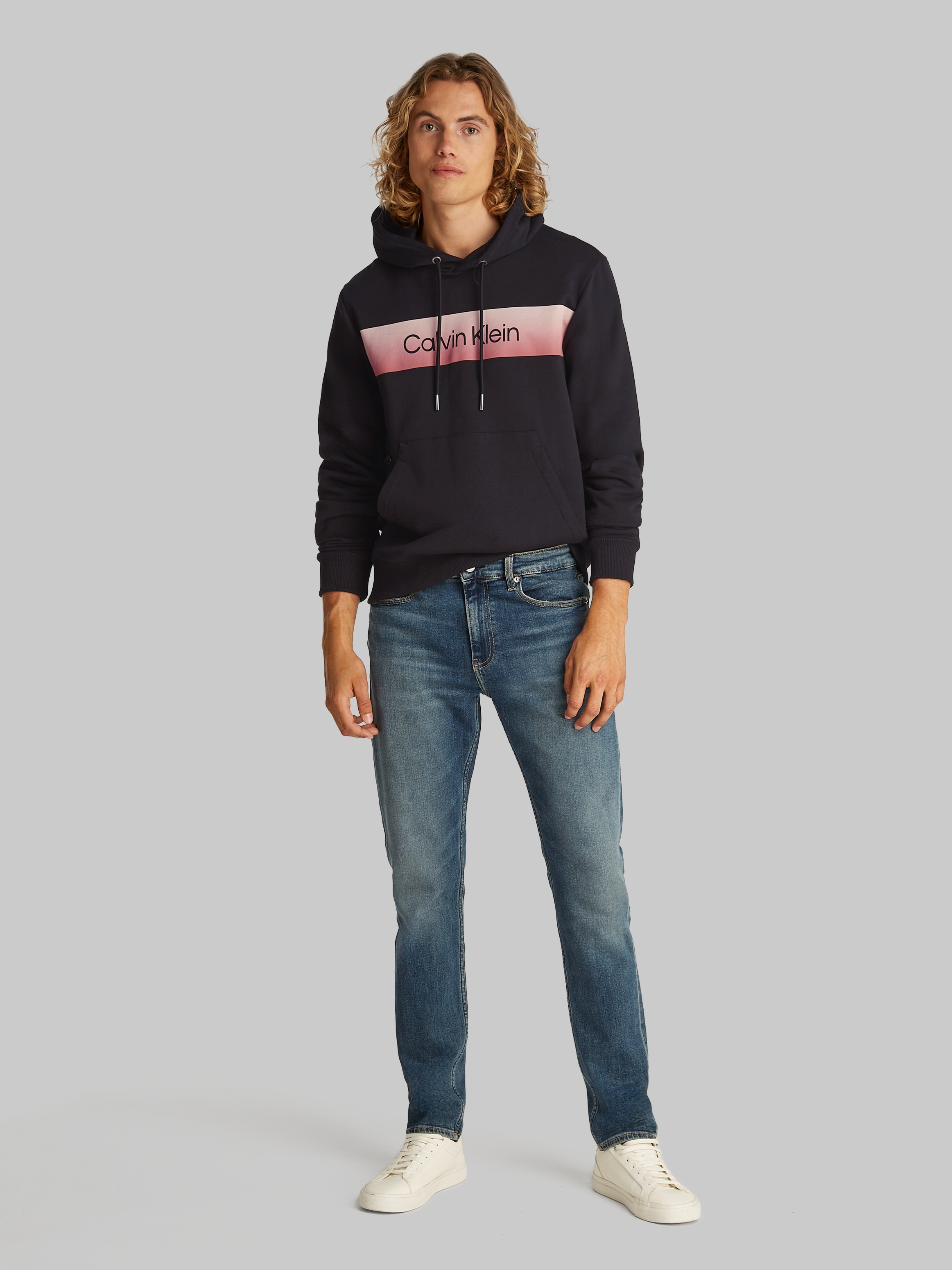 Calvin Klein Hoodie »LINEAR OMBRE CHEST LOGO HOODIE«, mit Logo
