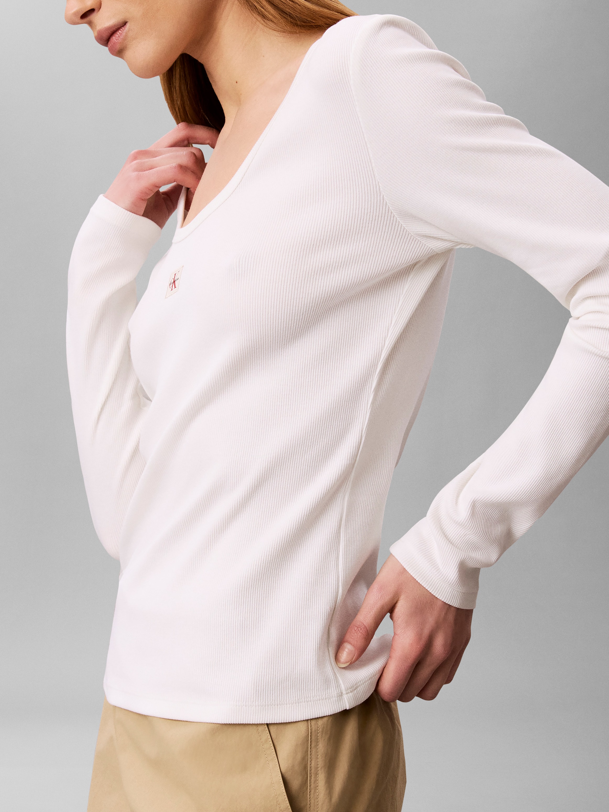 Calvin Klein Jeans Langarmshirt »LS WOVEN LABEL 2X2 RIB SCOOP NEC« Mit Rundhalsausschnitt, regular fit