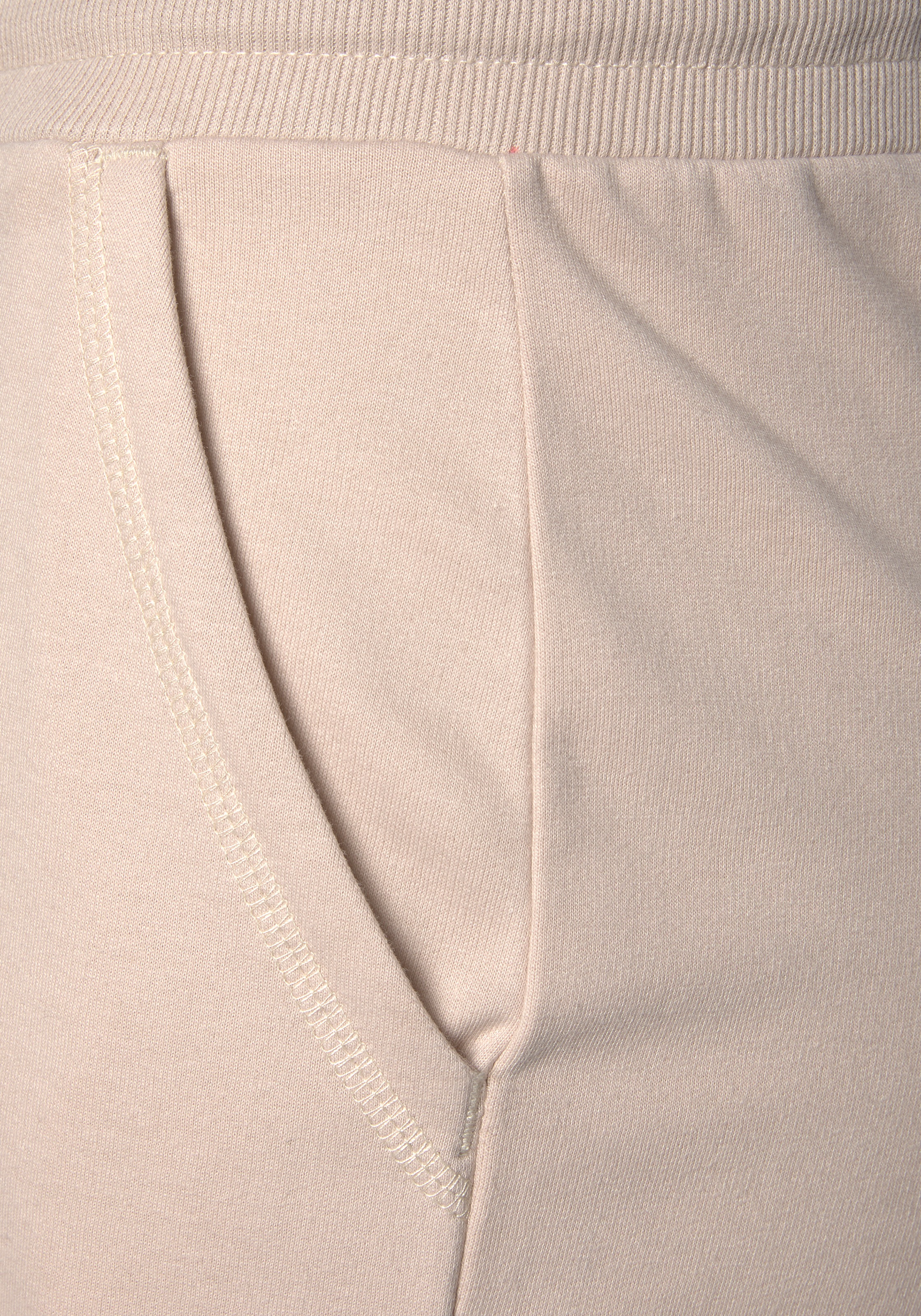 LASCANA Shorts, mit Rippbündchen und Umschlagsaum