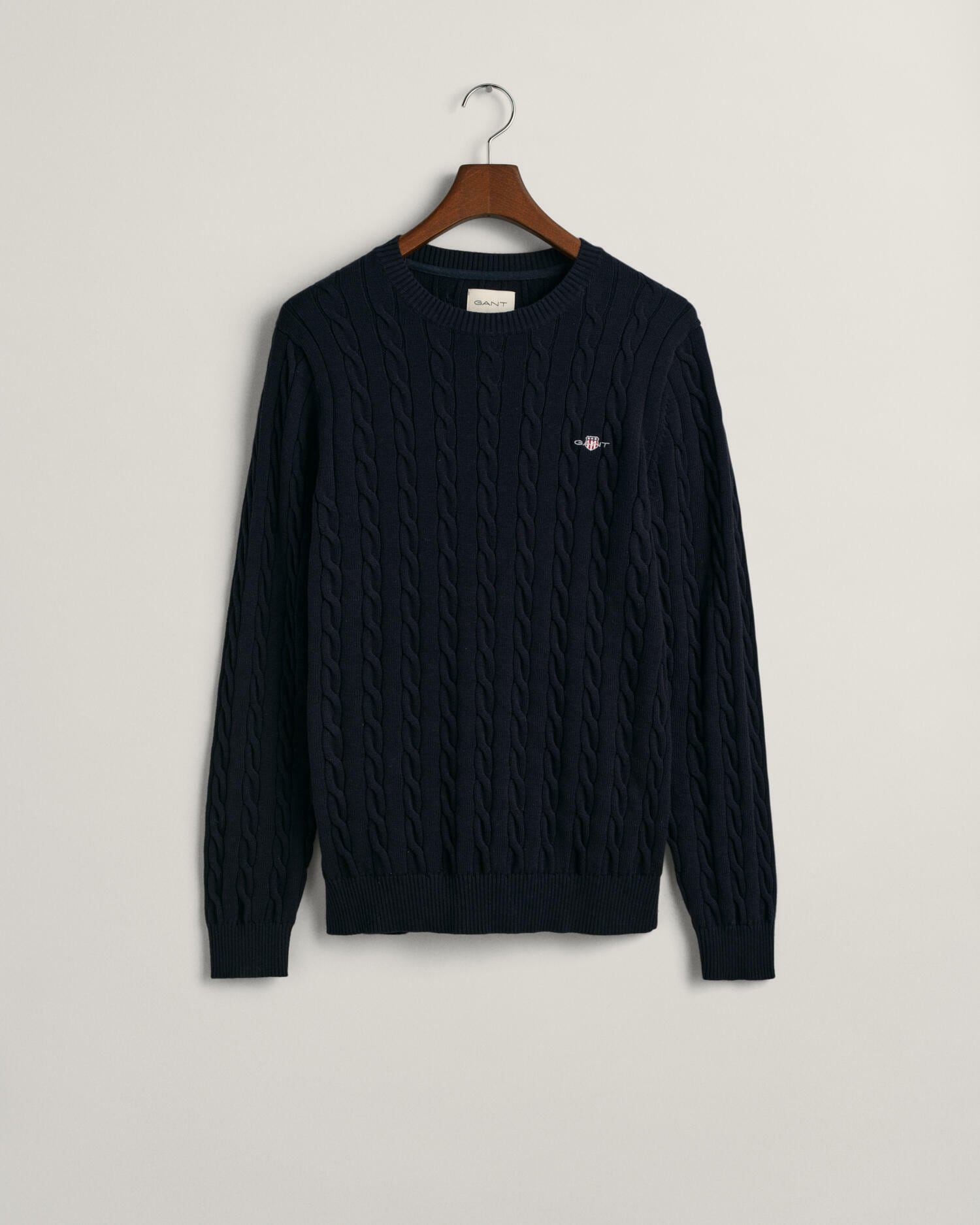 Gant Strickpullover »COTTON CABLE C-NECK«, mit Wappen-Logostickerei auf der Brust