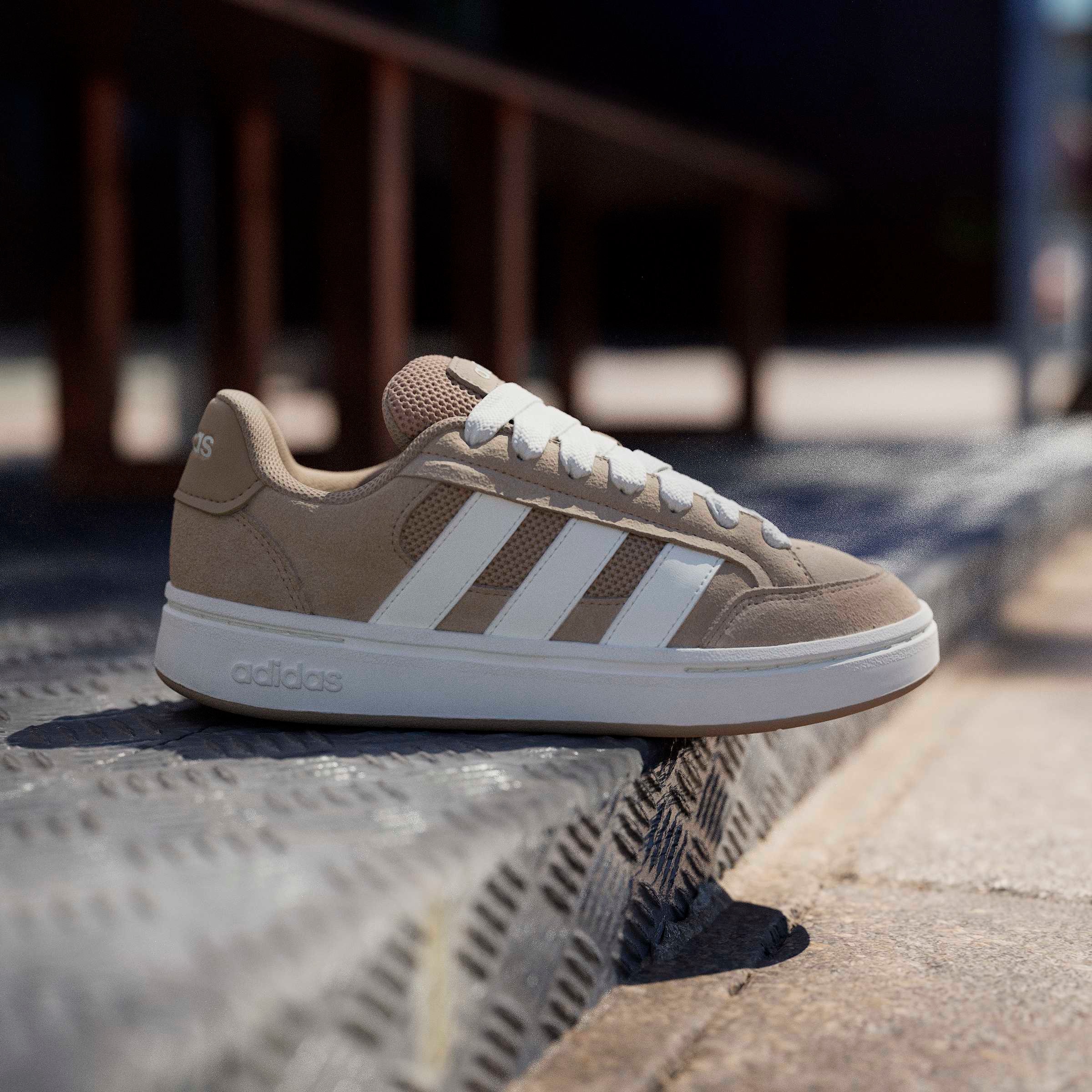 adidas Sportswear Sneaker »GRAND COURT ALPHA«  inspiriert vom Design des adidas campus 00
