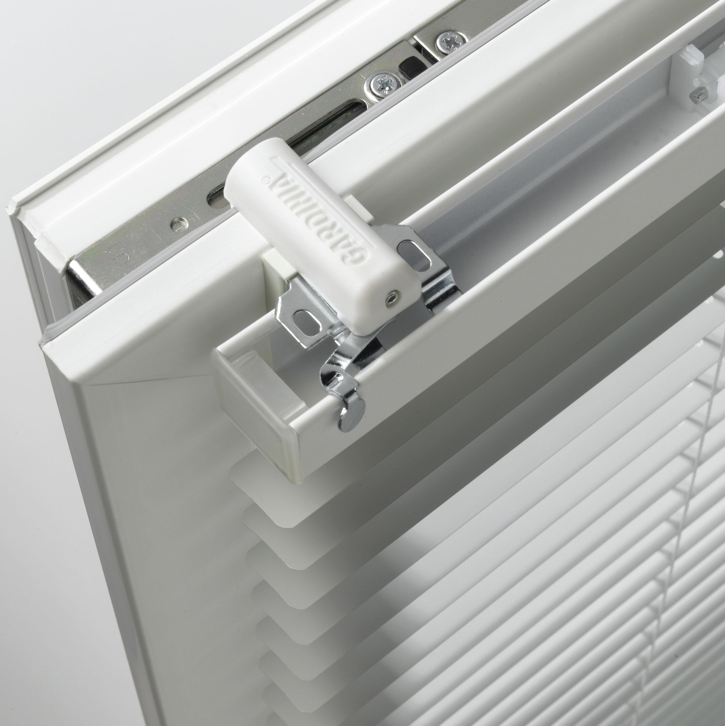 GARDINIA Klemmträger in Verbindung mit allen Standard-Trägersystemen