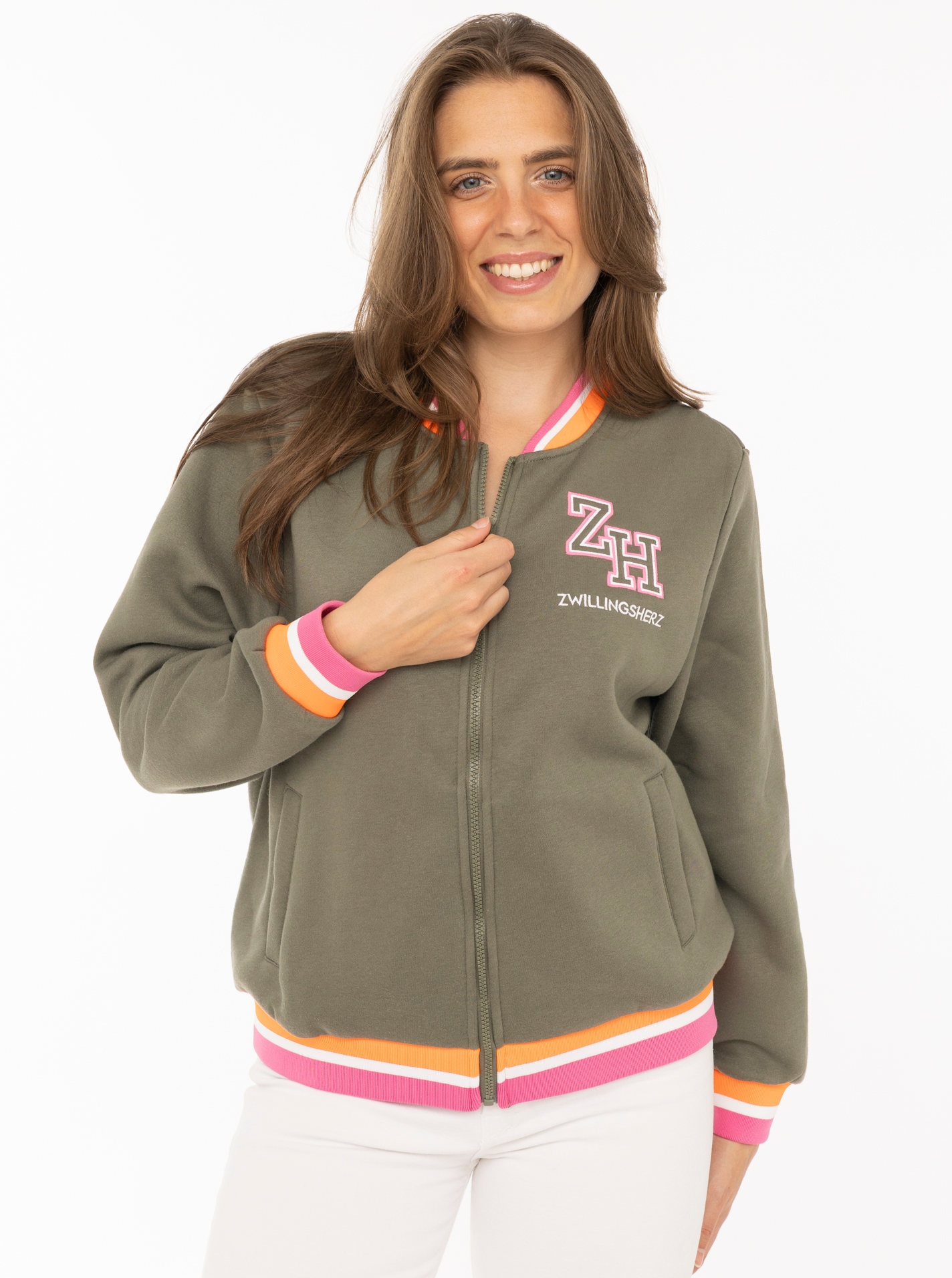 Zwillingsherz Sweatjacke »"Zwillingsherz"« durchgehender Zipper, Logo auf der Schulter, gestreifte Bündchen