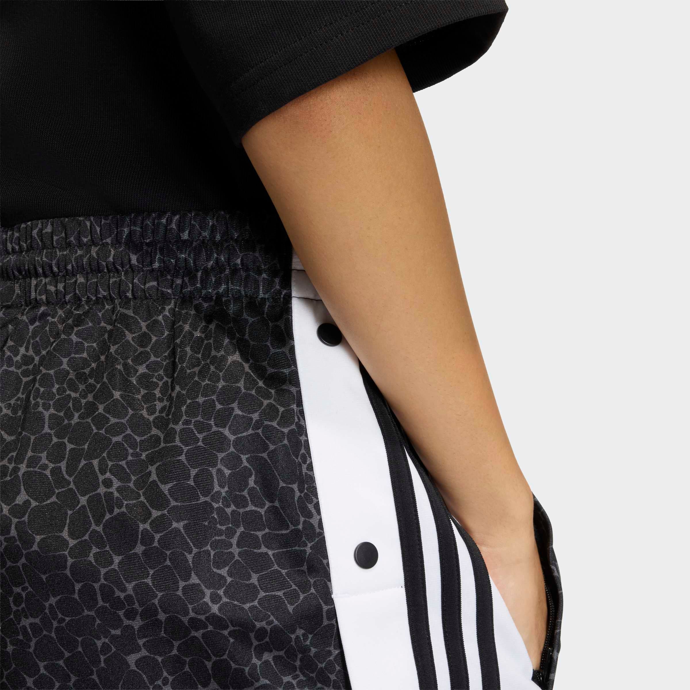 adidas Originals Shorts »AOP ADI-BREAK«