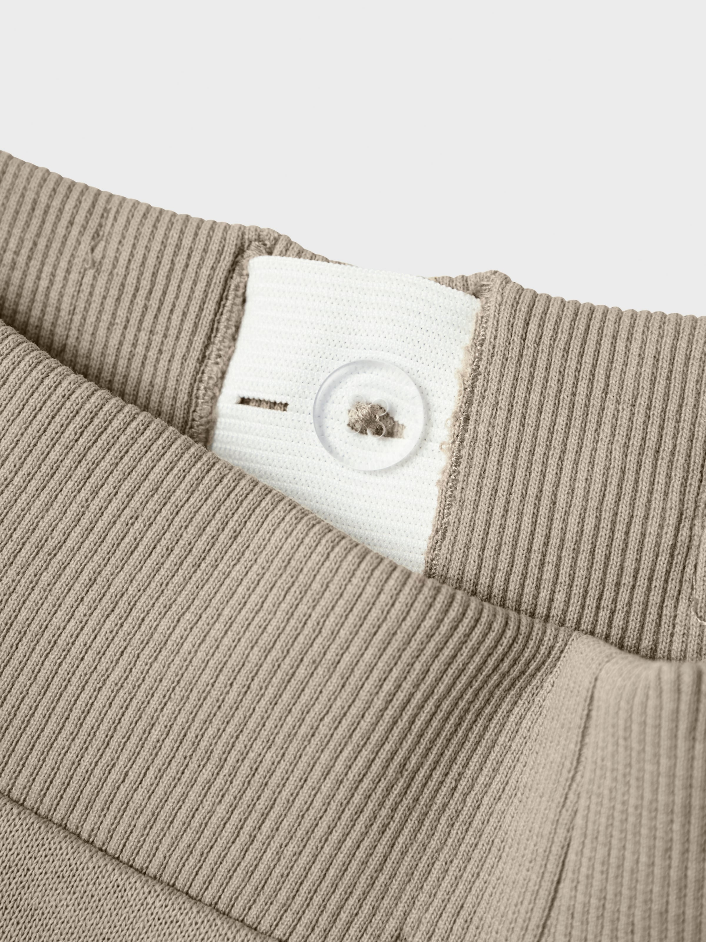 Name It Sweatshorts »NKMVIMO SWE SHORTS BRU NOOS«  Baumwollmischung, Umschlagsaum, Reißverschlusstaschen