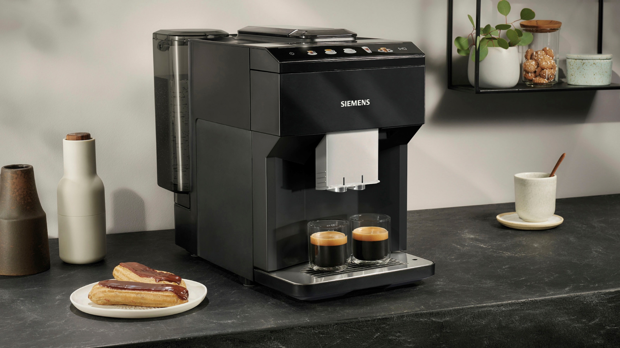 SIEMENS Kaffeevollautomat »EQ500 classic TP513D09, viele Kaffeespezialitäten, OneTouch-Funktion«, intuitives Farbdisplay, automatische Dampfreinigung, schwarz