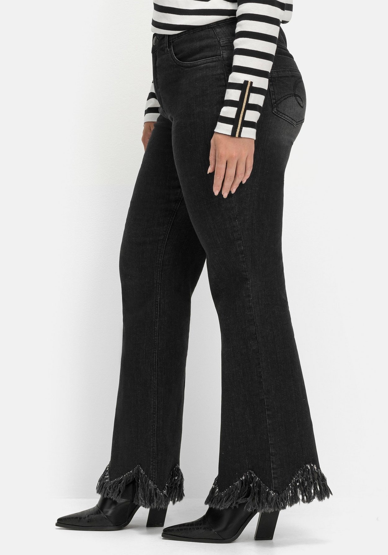 Sheego Bootcut-Jeans »Jeans mit Fransensaum in Zickzack-Form«