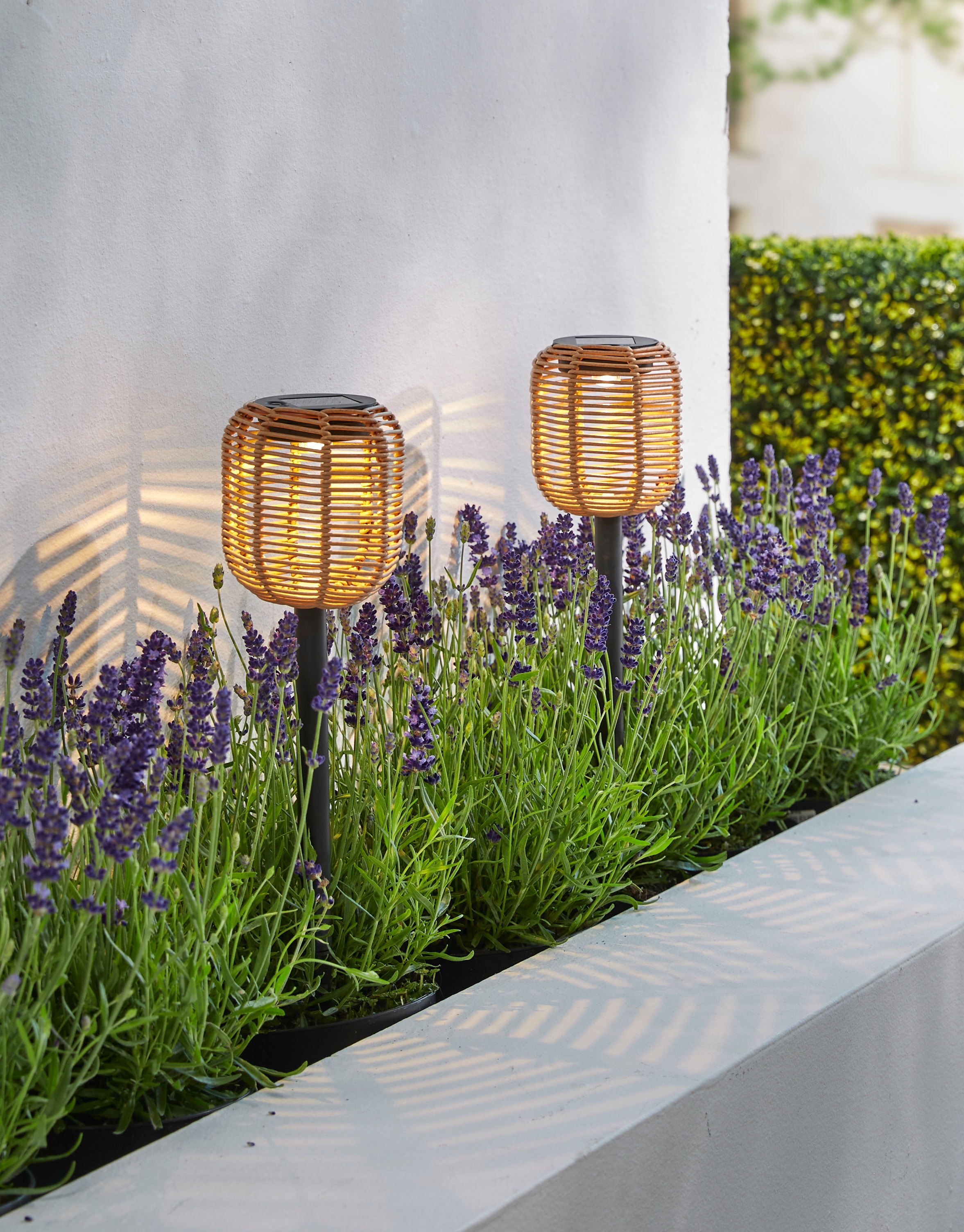 LUXFORM Gartenleuchte »Luxform Stake Light Rattan« LED-Modul 1 Stk. Warmweiß LED-Gartenleuchte, inkl. Fernbedienung, Timerfunktion, aus Kunststoff