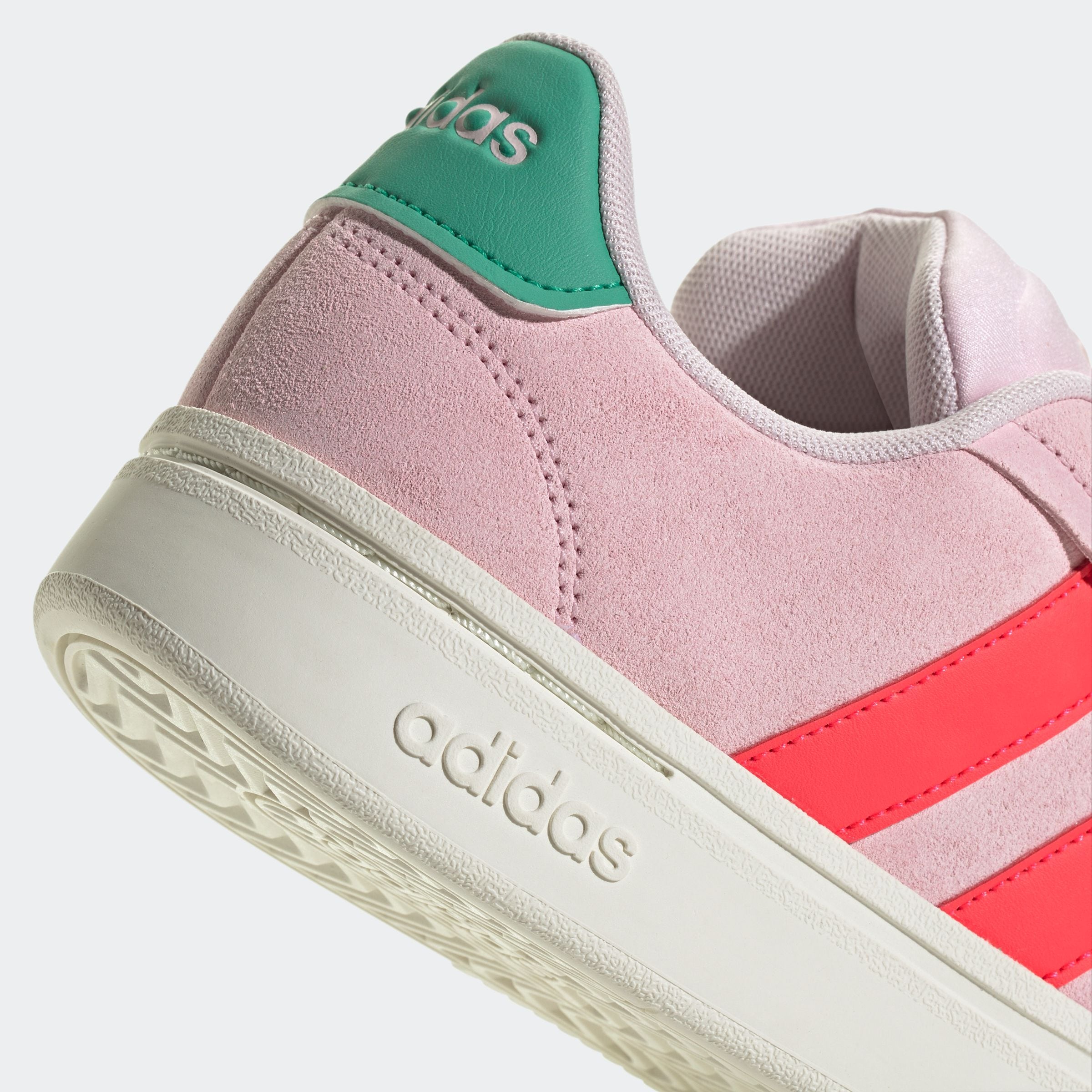 adidas Sportswear Sneaker »GRAND COURT ALPHA«  inspiriert vom Design des adidas campus 00