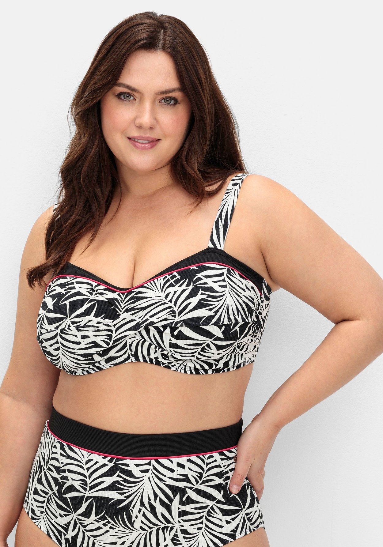 Sheego Bügel-Bikini-Top »Bikini-Oberteil in Wickeloptik, mit Blätterprint«