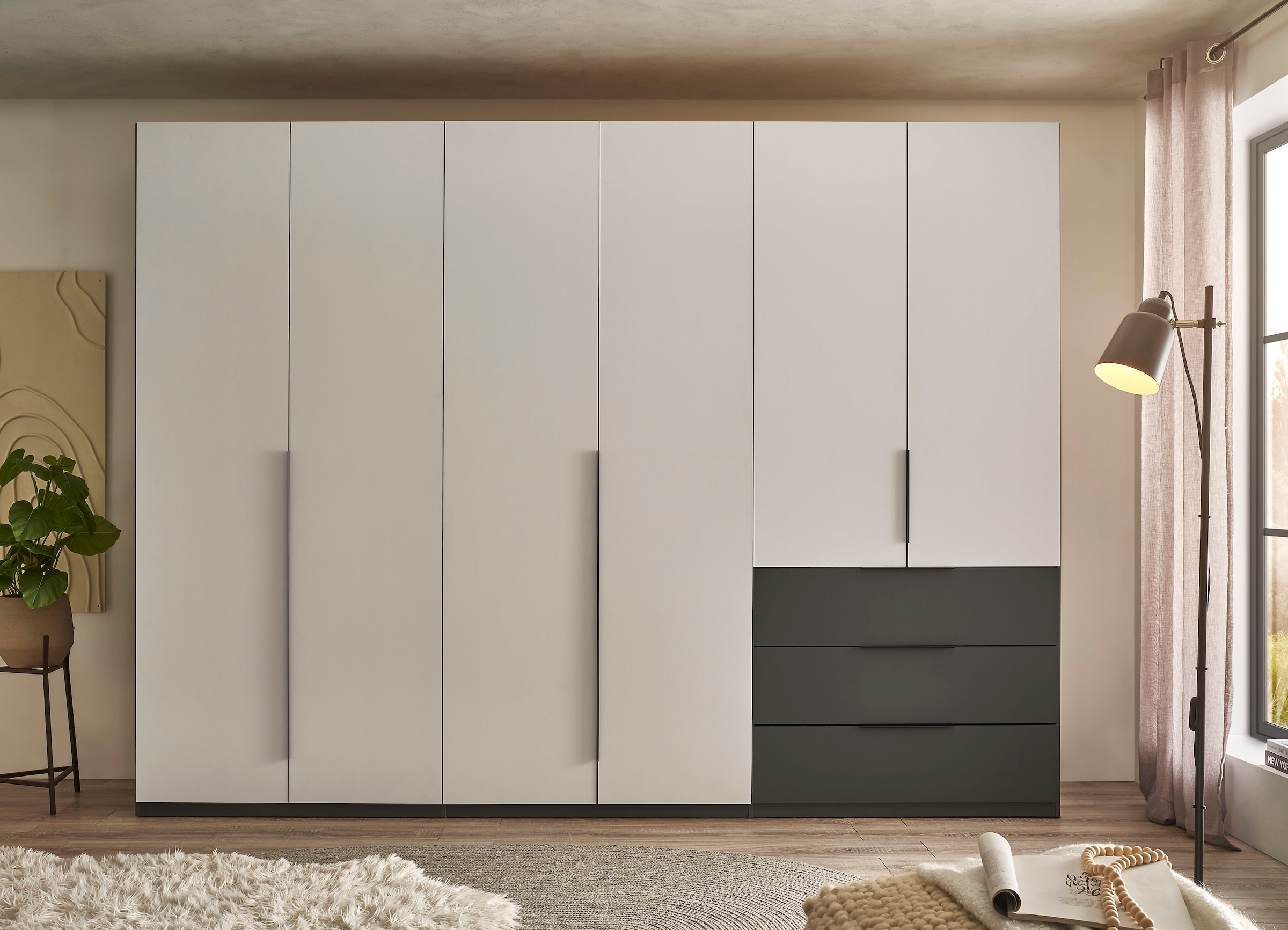 Schlafkontor Drehtürenschrank »Nuka 3m Kleiderschrank, Schrank mit 3 Schubkästen« mit farblicher Graphitabsetzung und Soft-Close-Funktion