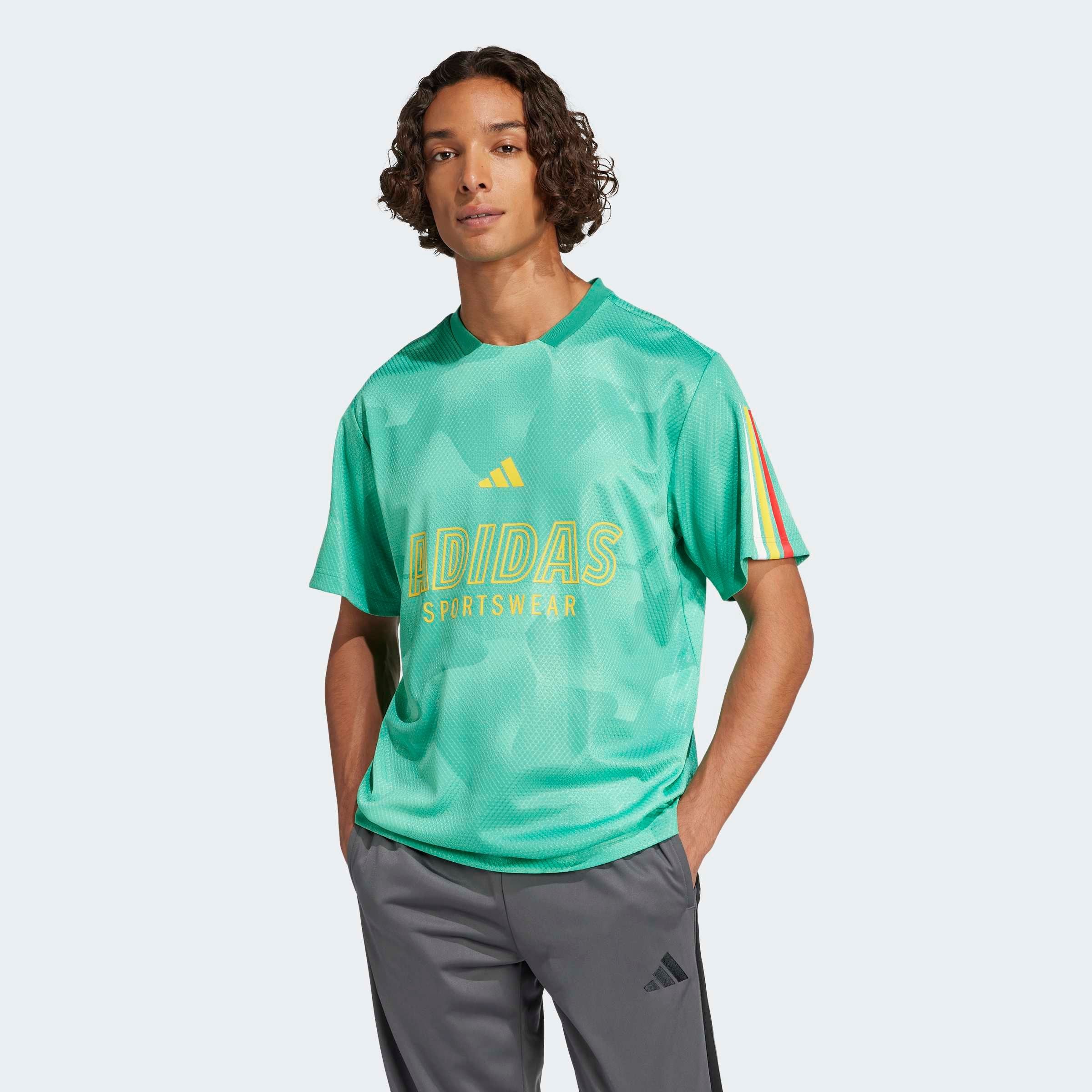 adidas Sportswear T-Shirt »HOUSE OF TIRO NATIONS PACK« sportlicher Schnitt, kurze Ärmel, mit Grafik und Allover-Print