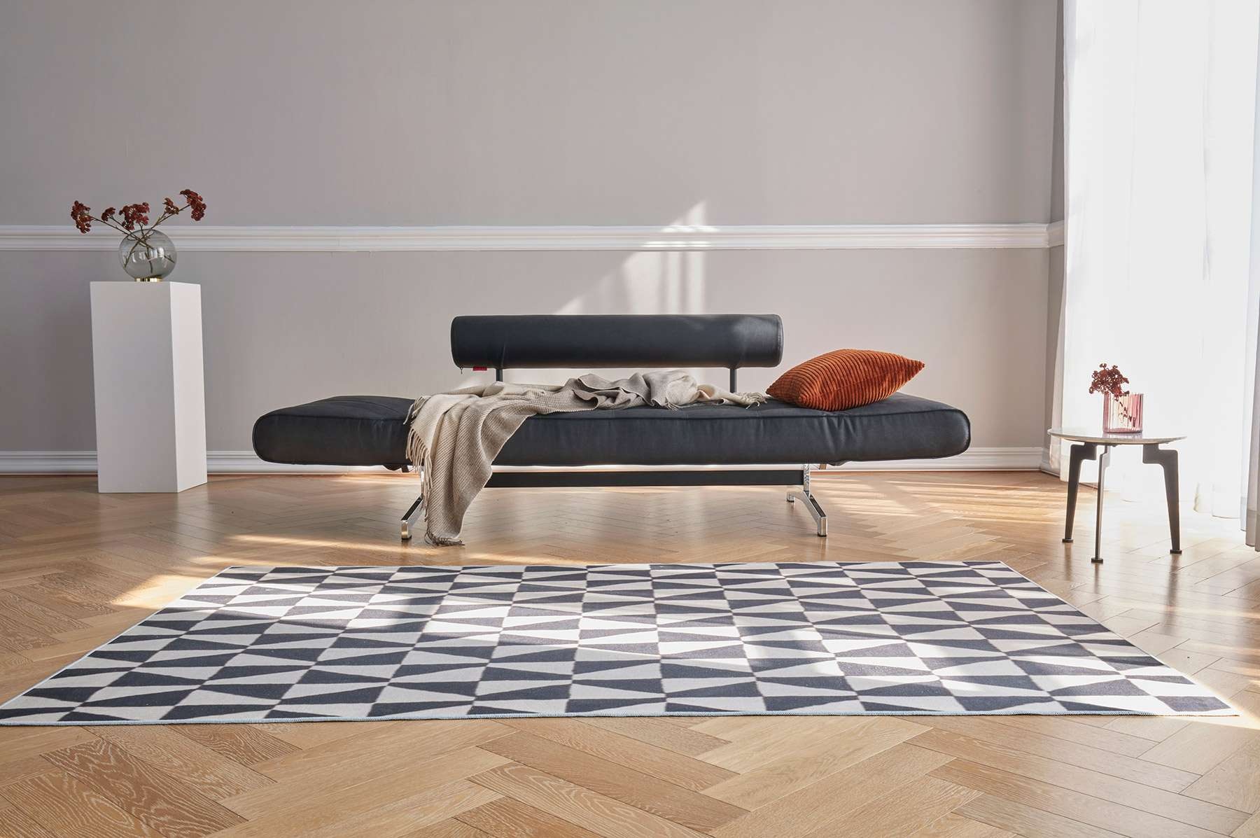 INNOVATION LIVING ™ 3-Sitzer »Ghia Schlafsofa, Multi-Wohlfühlsofa, Designfuß«, eine große Liegefläche mit geringer Stellfläche, beidseitig abklappbar