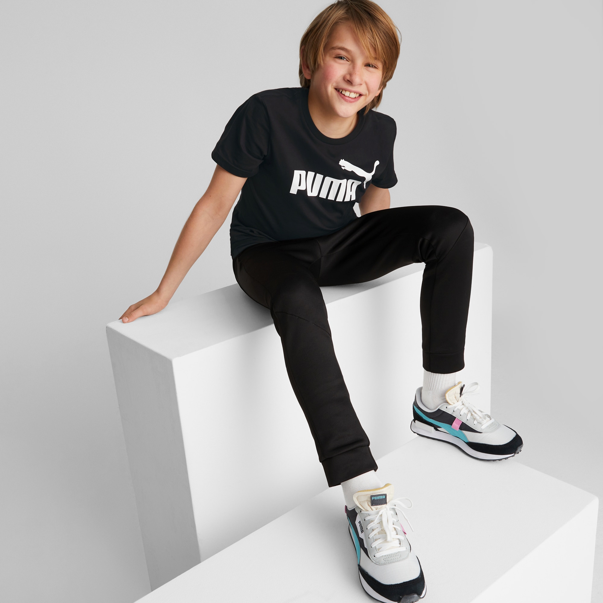 PUMA T-Shirt »ESS LOGO TEE B«