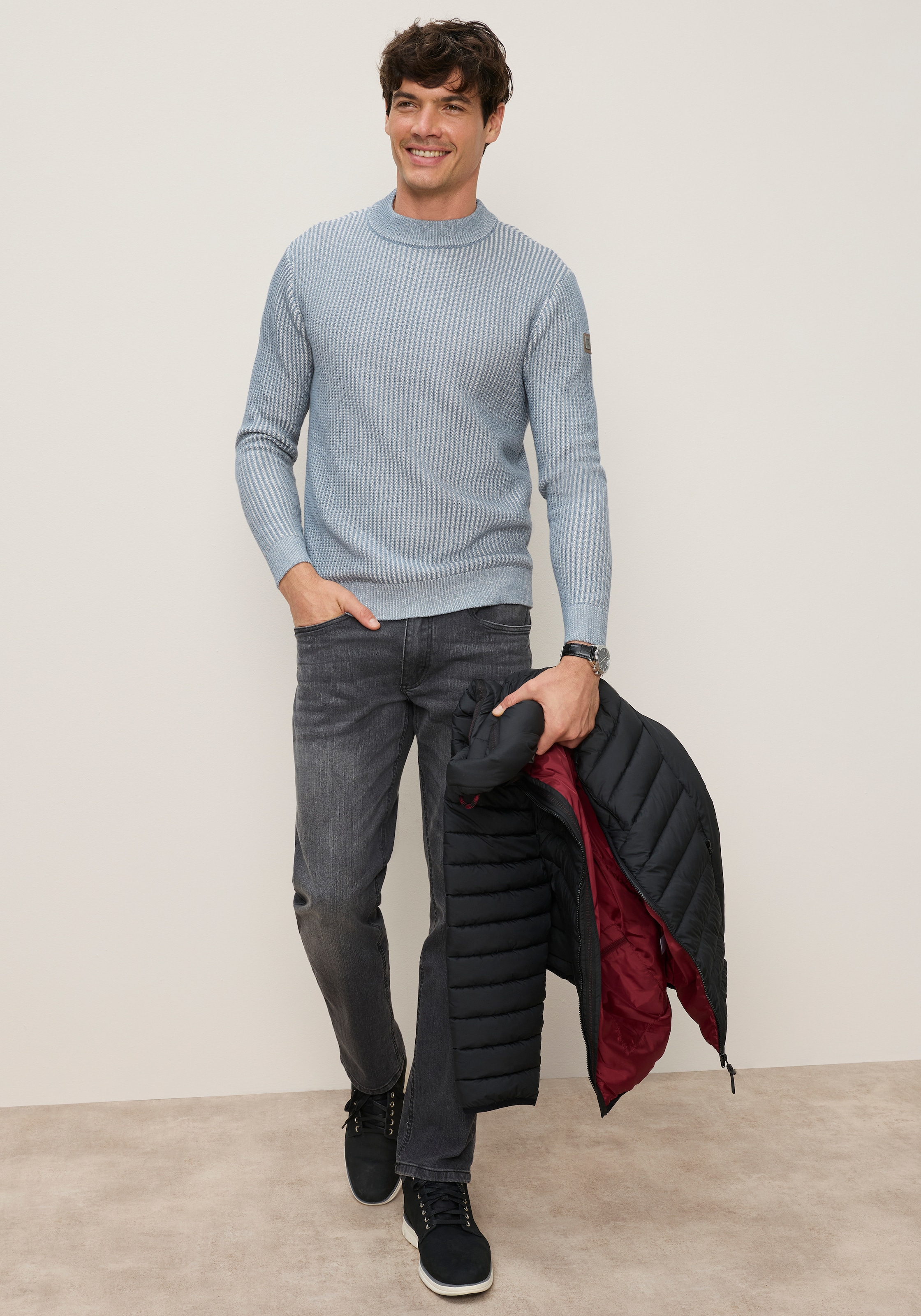 Man's World Stehkragenpullover »Neue Kollektion! Highlight 2-farbiger Struktureffekt« Strickmaterial, mit Rippbündchen am Ausschnitt, regular fit