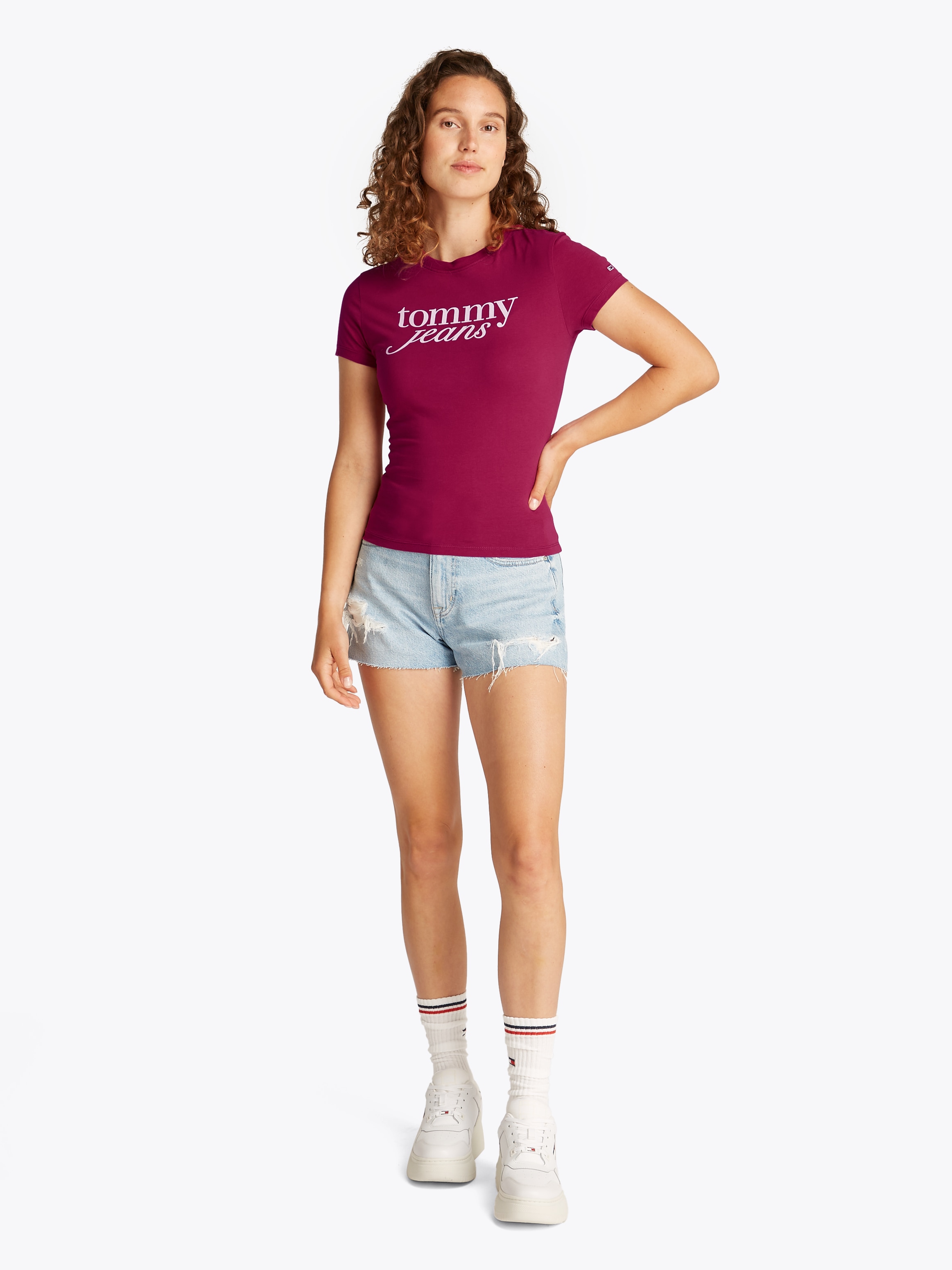 Tommy Jeans T-Shirt, mit Logodruck auf der Brust