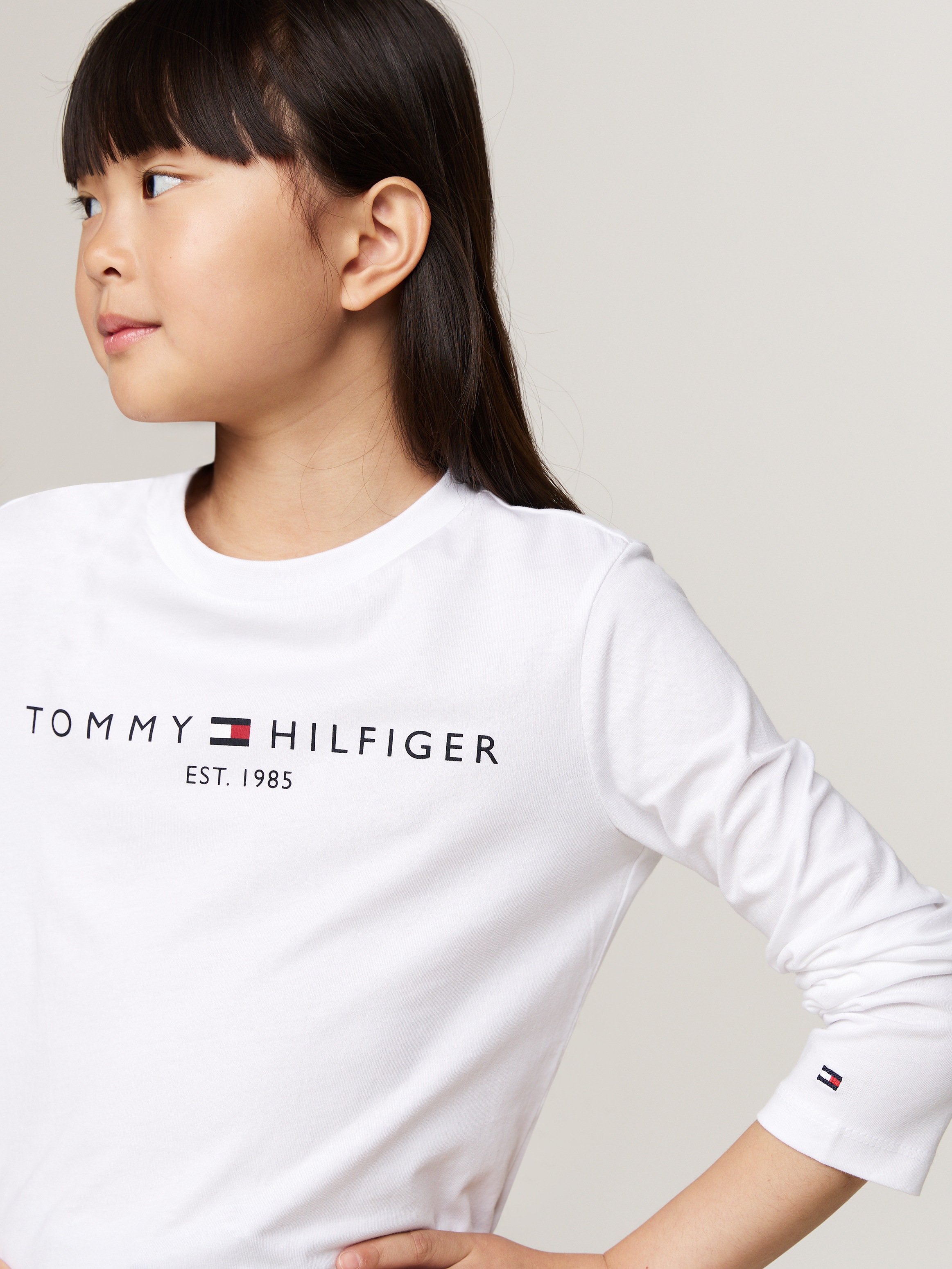 Tommy Hilfiger Langarmshirt »ESSENTIAL TEE L/S«, mit Logoschriftzug