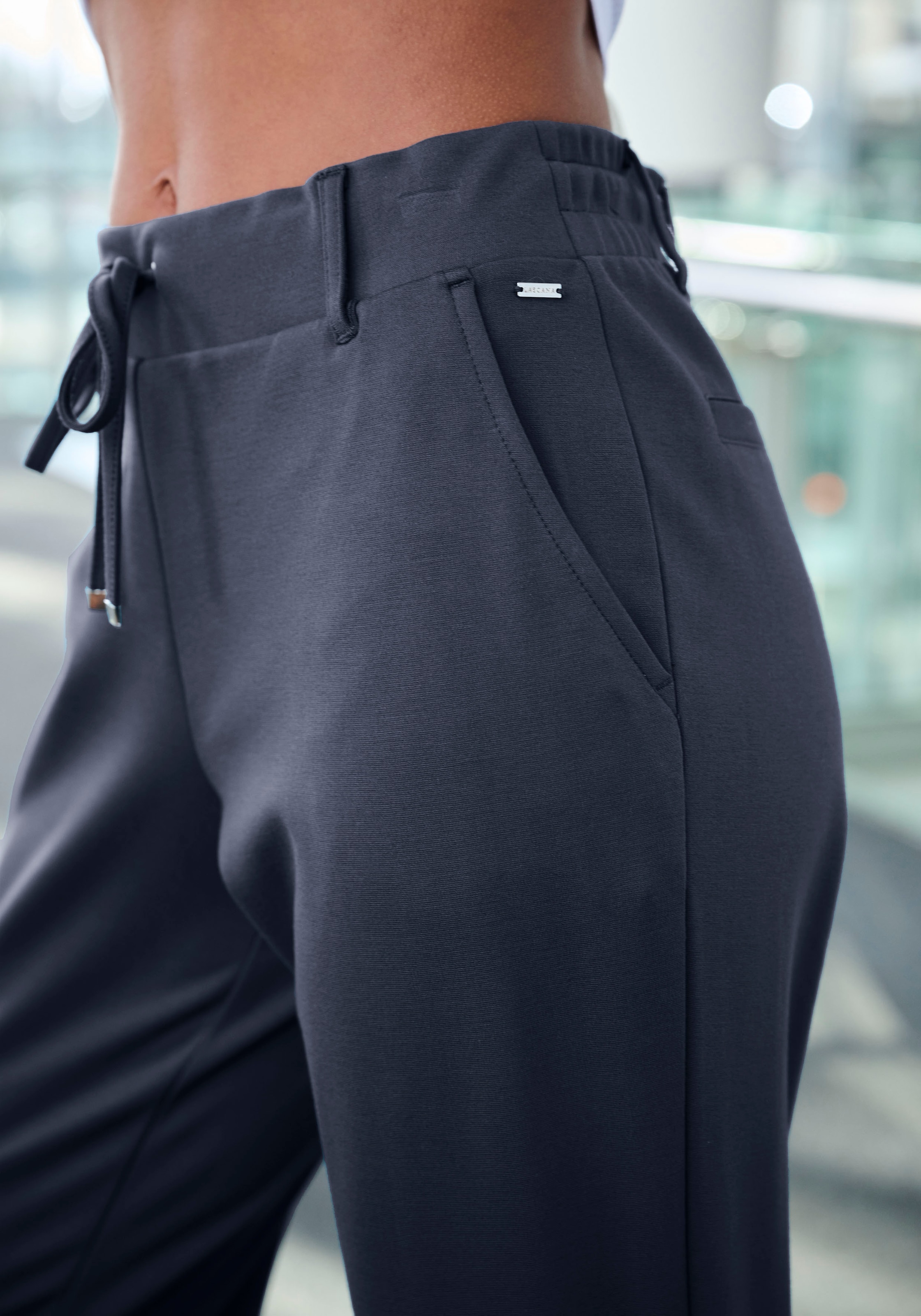 LASCANA Jogger Pants, mit elastischem Bund und Gürtelschlaufen, Loungewear