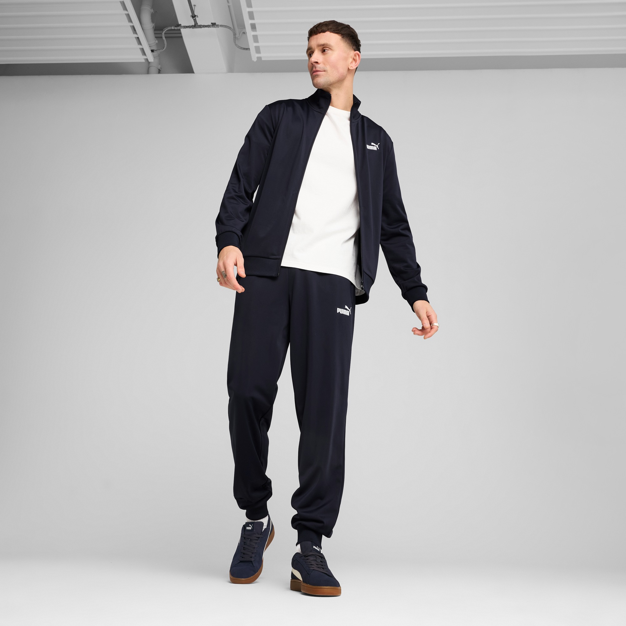 PUMA Trainingsanzug »ESS POLY SUIT CL«, (2 tlg.), Sportanzug im Casual Style
