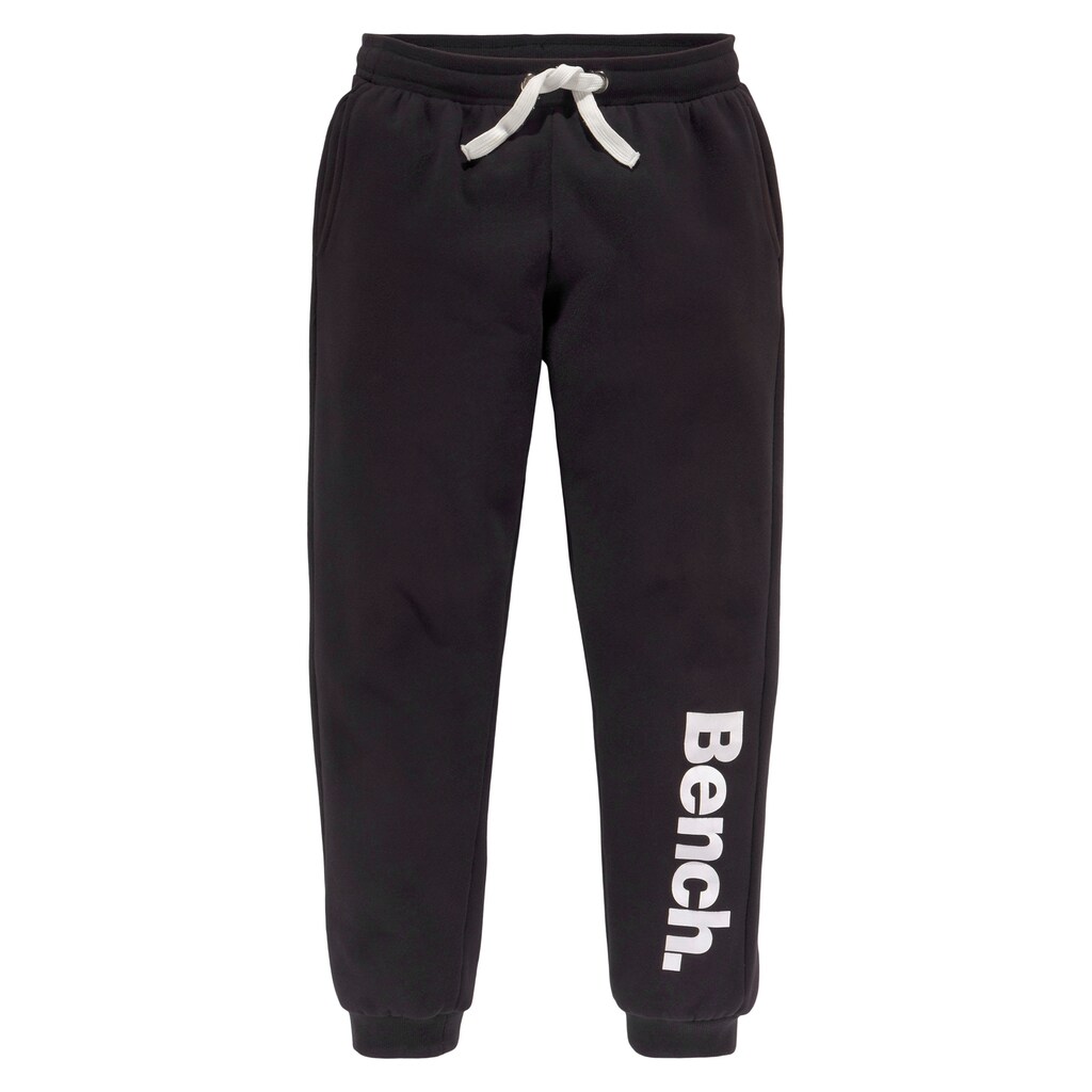 Bench. Sweathose »Basic«, mit großem Logo-Druck und Nahttaschen