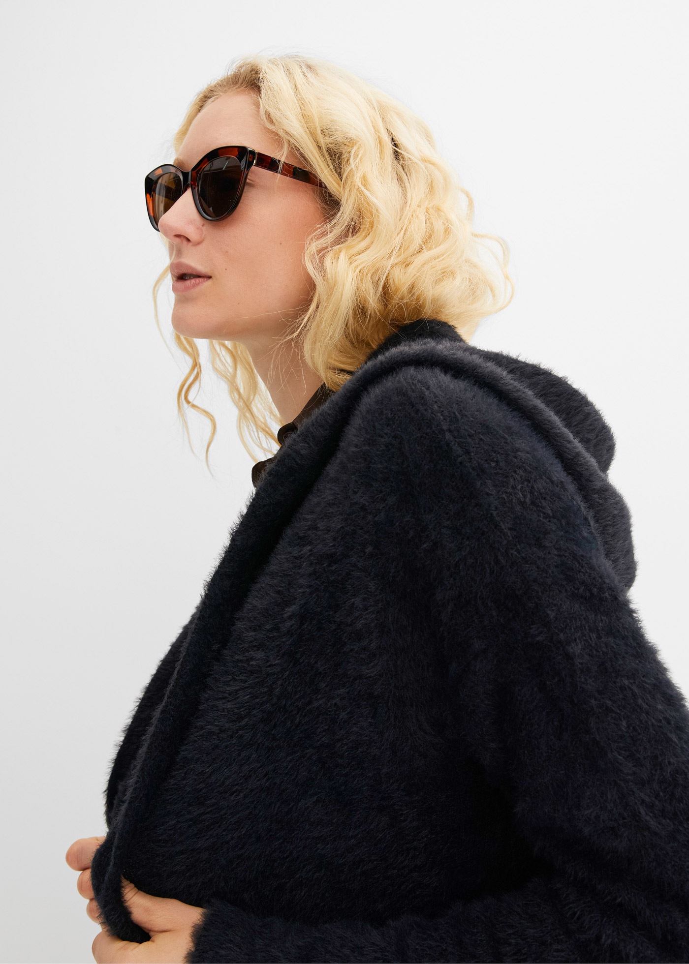 bonprix Strickmantel aus Viskose, Polyamid, Polyacryl und Polyester, langer Schnitt