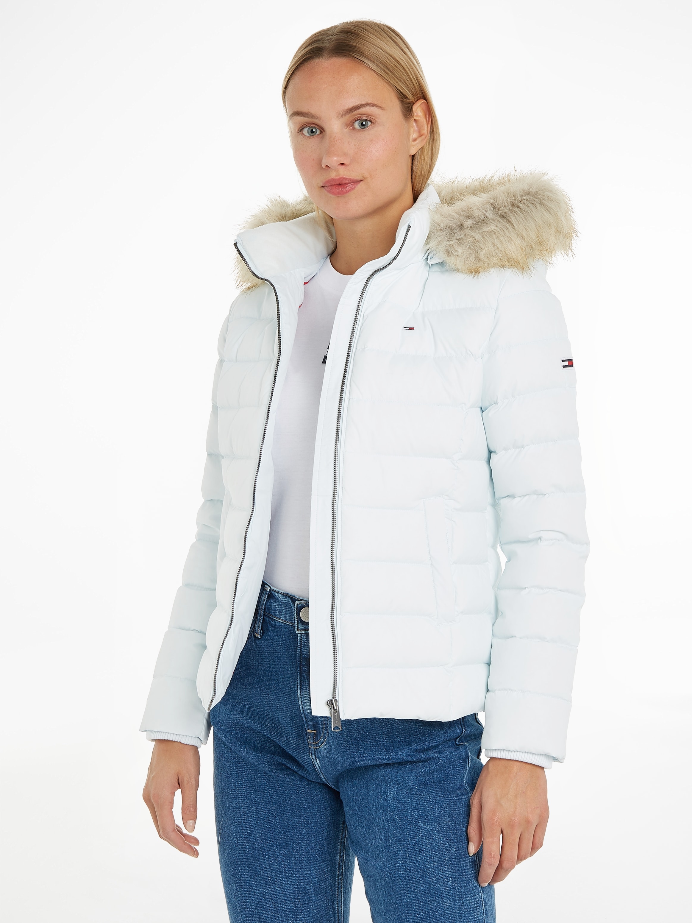 Tommy Jeans Steppjacke »TJW BASIC HOODED DOWN JACKET«, mit Kapuze, mit Fellimitat an der Kapuze & Tommy Jeans Logo-Flag