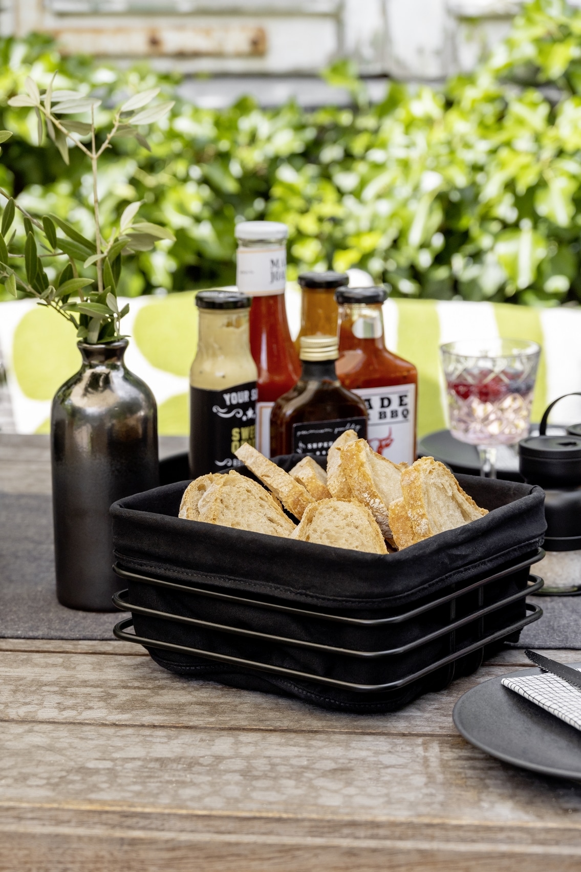 WENKO Brotkorb »Modell Premium Square« Set, 2 tlg. tlg. robustem Korbgestell mit herausnehmbarer Einlage