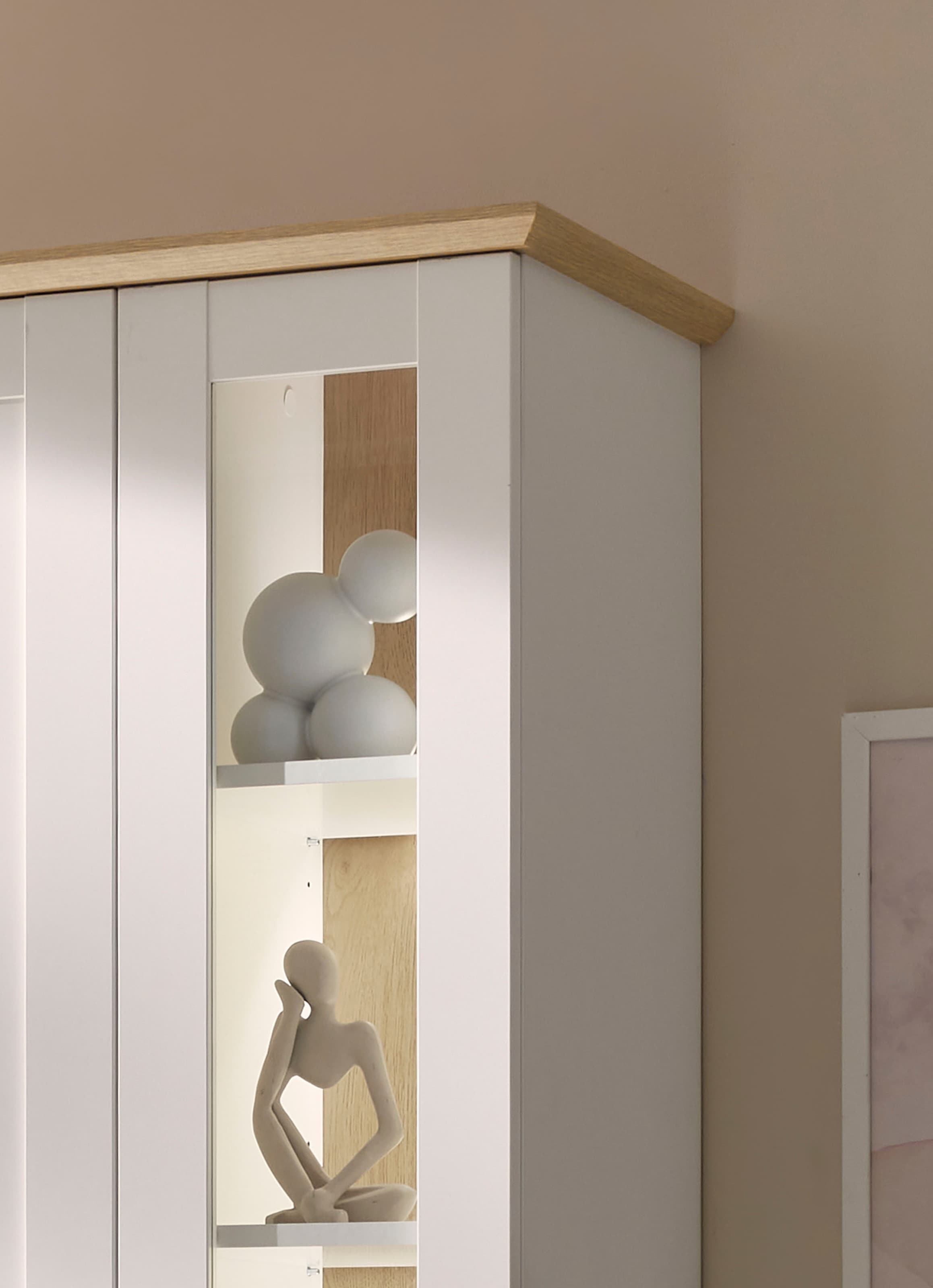 OTTO home Vitrine »Brest, Standvitrine im Landhausstil, Glasvitrine, Vitrinenschrank« schwarze Metallgriffe, ausreichend Stauraum, Glastür, 203 cm hoch
