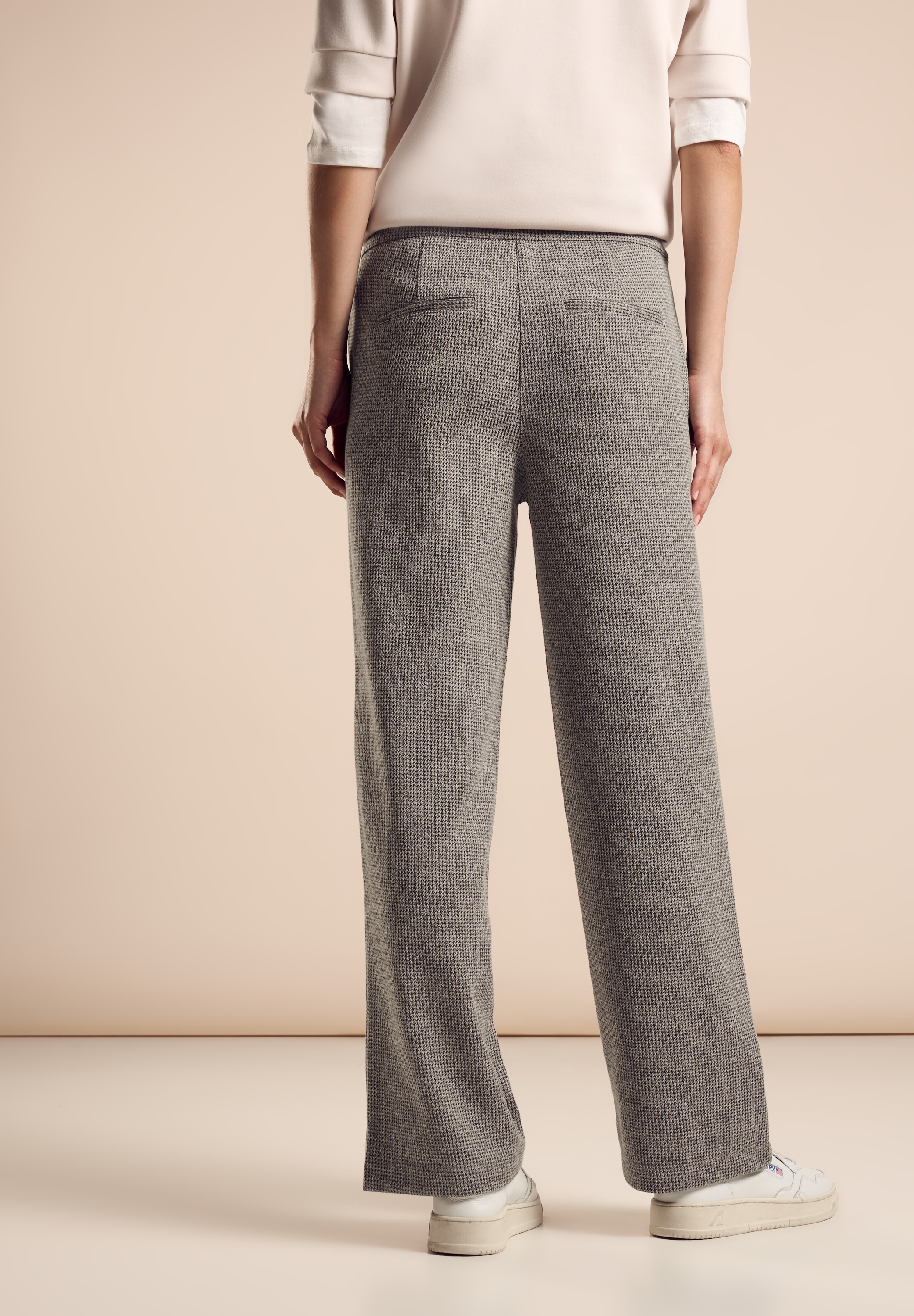 STREET ONE Stoffhose »LTD QR«, im Jaquard-Look mit breitem Gummibund