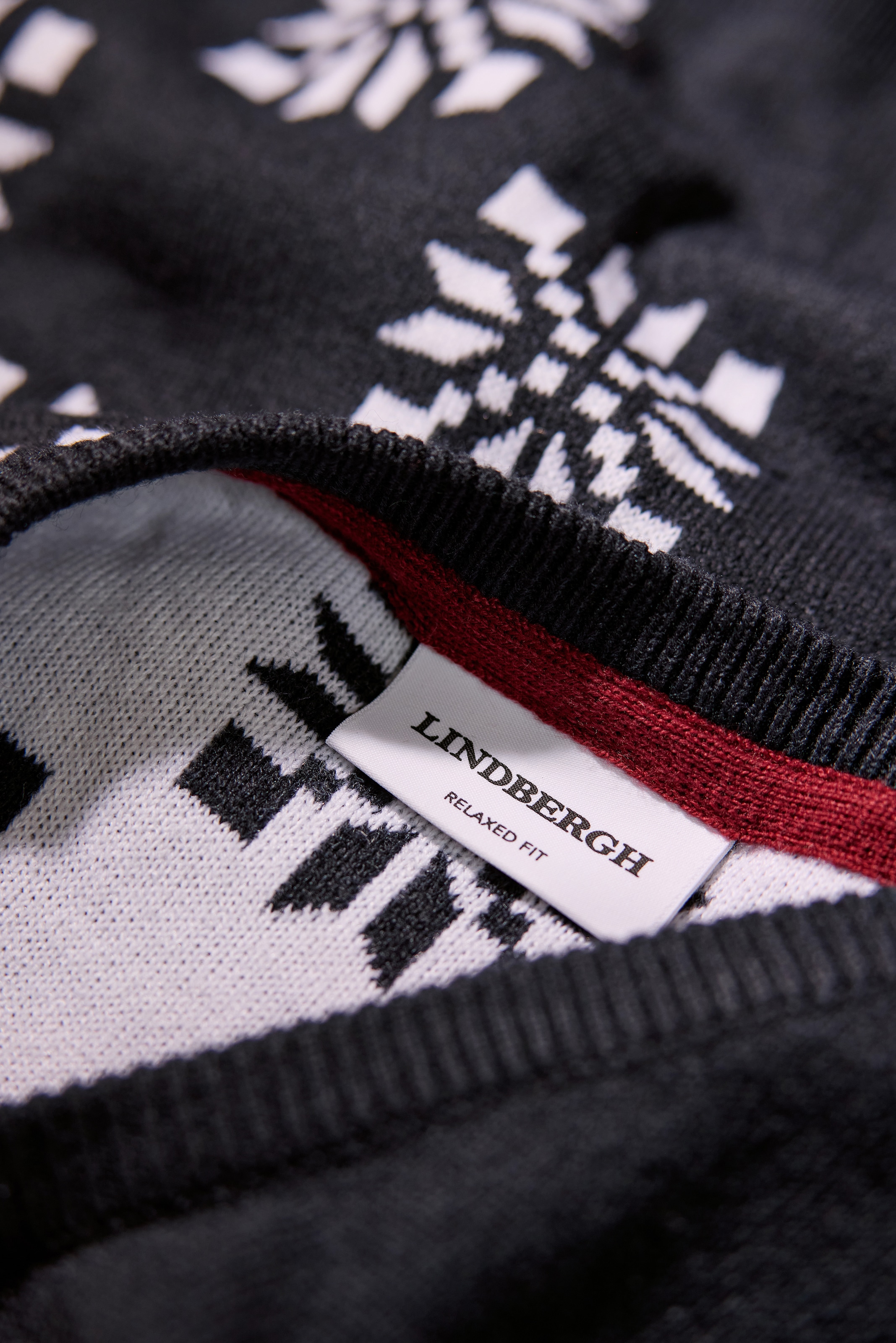 LINDBERGH Pullunder , mit weihnachtlichem Intarsien Muster
