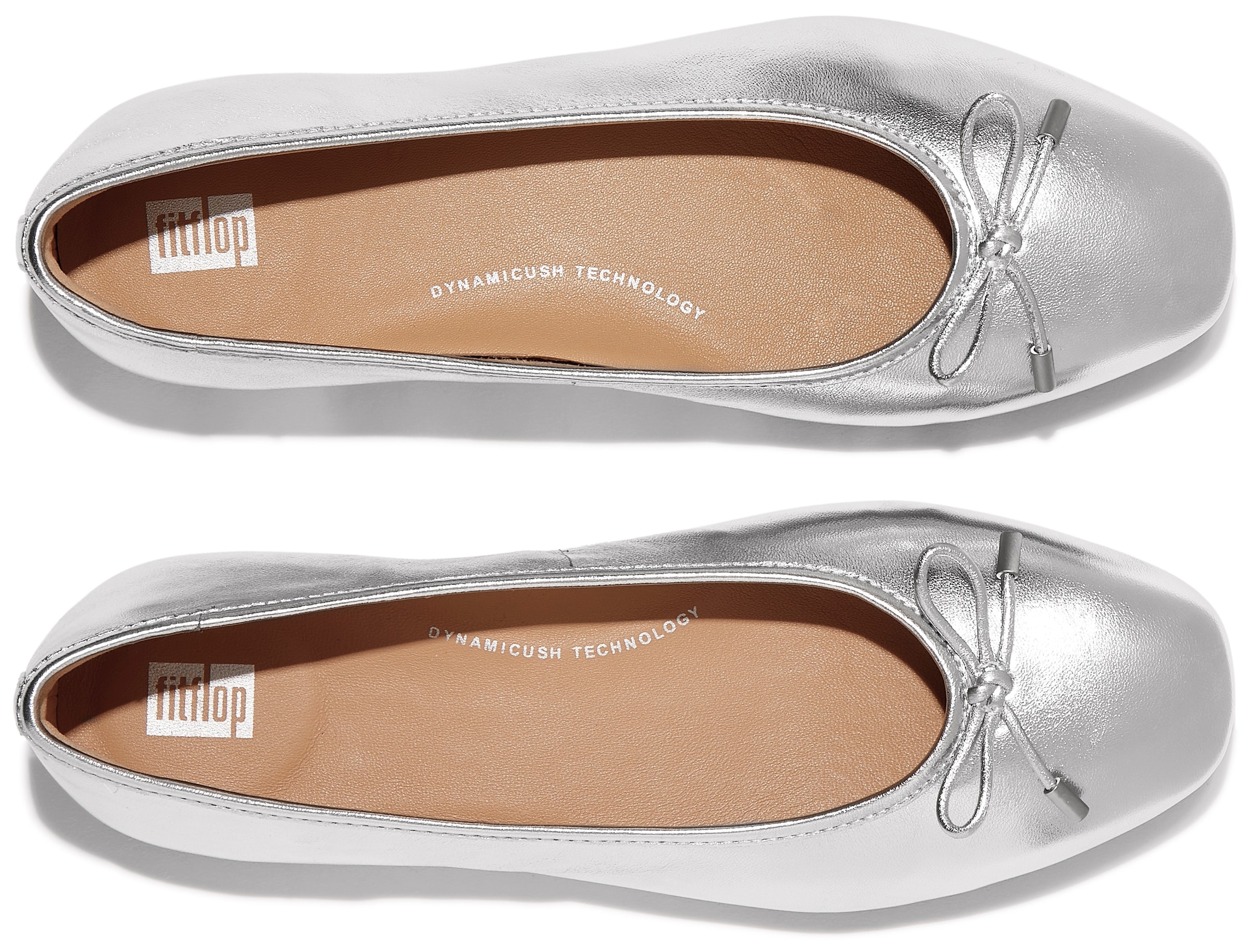 Fitflop Ballerina »Delicato Bow«, Loafer, Halbschuh, Slipper im Metallic Look, schmale Form