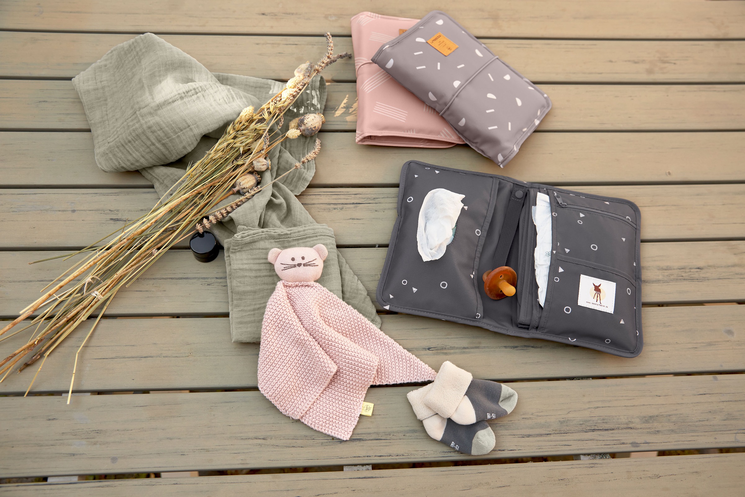 LÄSSIG Windeltasche »Casual, Changing Pouch, Universe Anthracite«, PETA-approved vegan