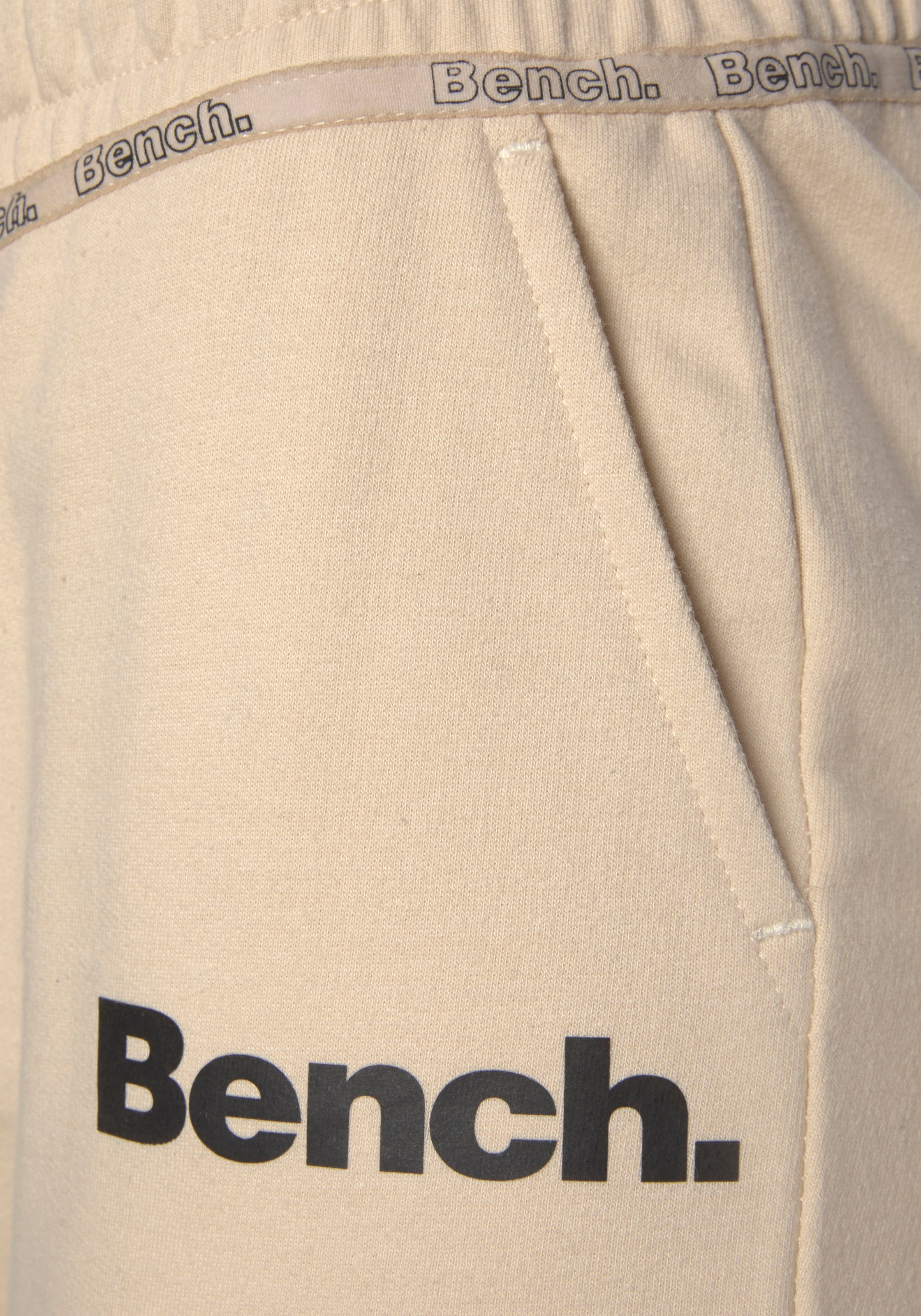 Bench. Sweatshorts, mit seitlichen Eingrifftaschen, Loungewear, Loungeanzug  bei ♕