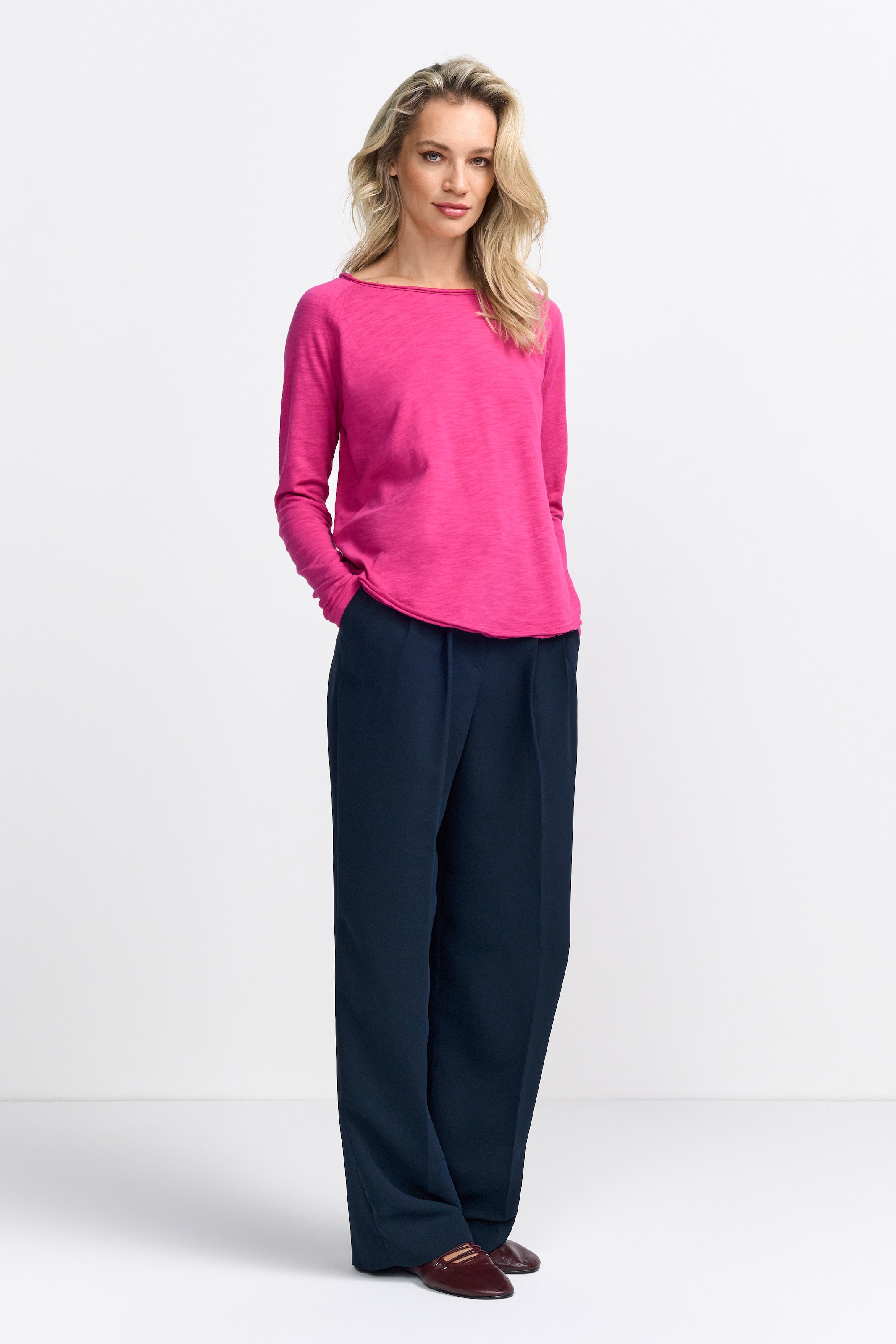 RICHROYAL Langarmshirt »2409 O HJ LS«, mit offener Ausschnittkante und Saum