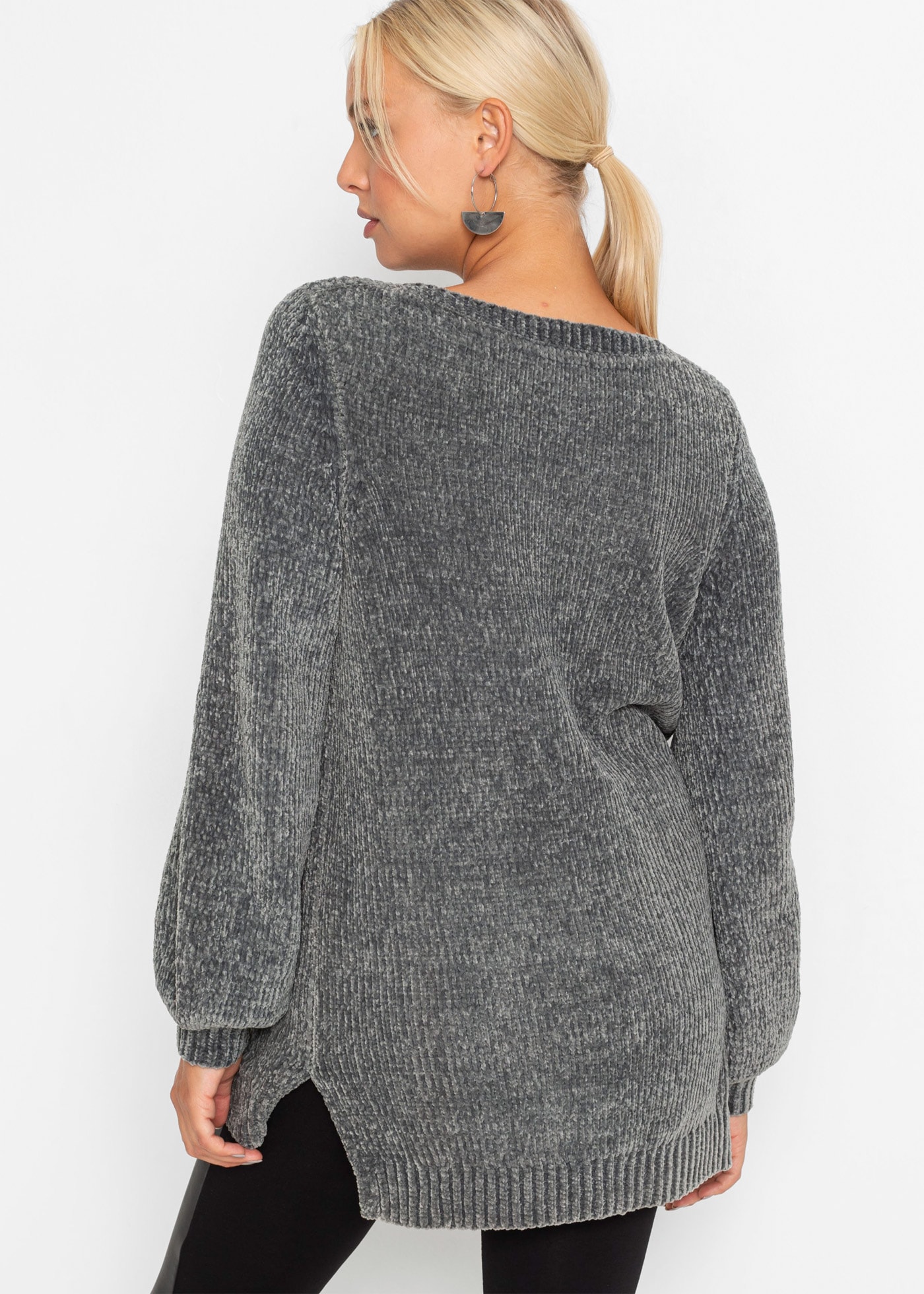bonprix Longpullover »Chenille-Longpullover« aus Chenille, mit breitem U-Boot-Ausschnitt, hinten etwas länger