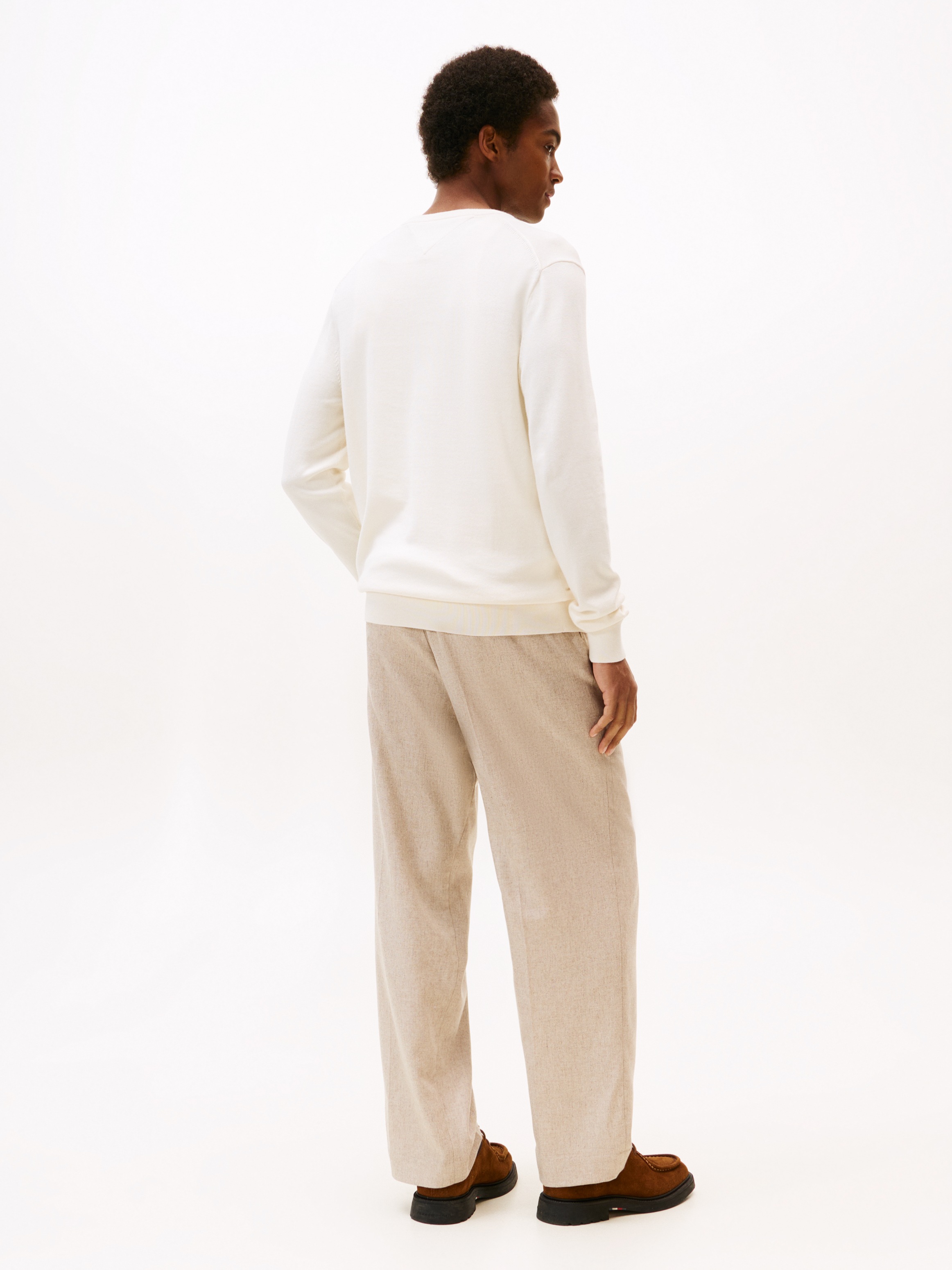 Tommy Hilfiger Strickpullover »ESSENTIAL COTTON V NECK mit V-Ausschnitt und Stickerei« unifarben, casual, regular fit, Baumwolle, V-Ausschnitt